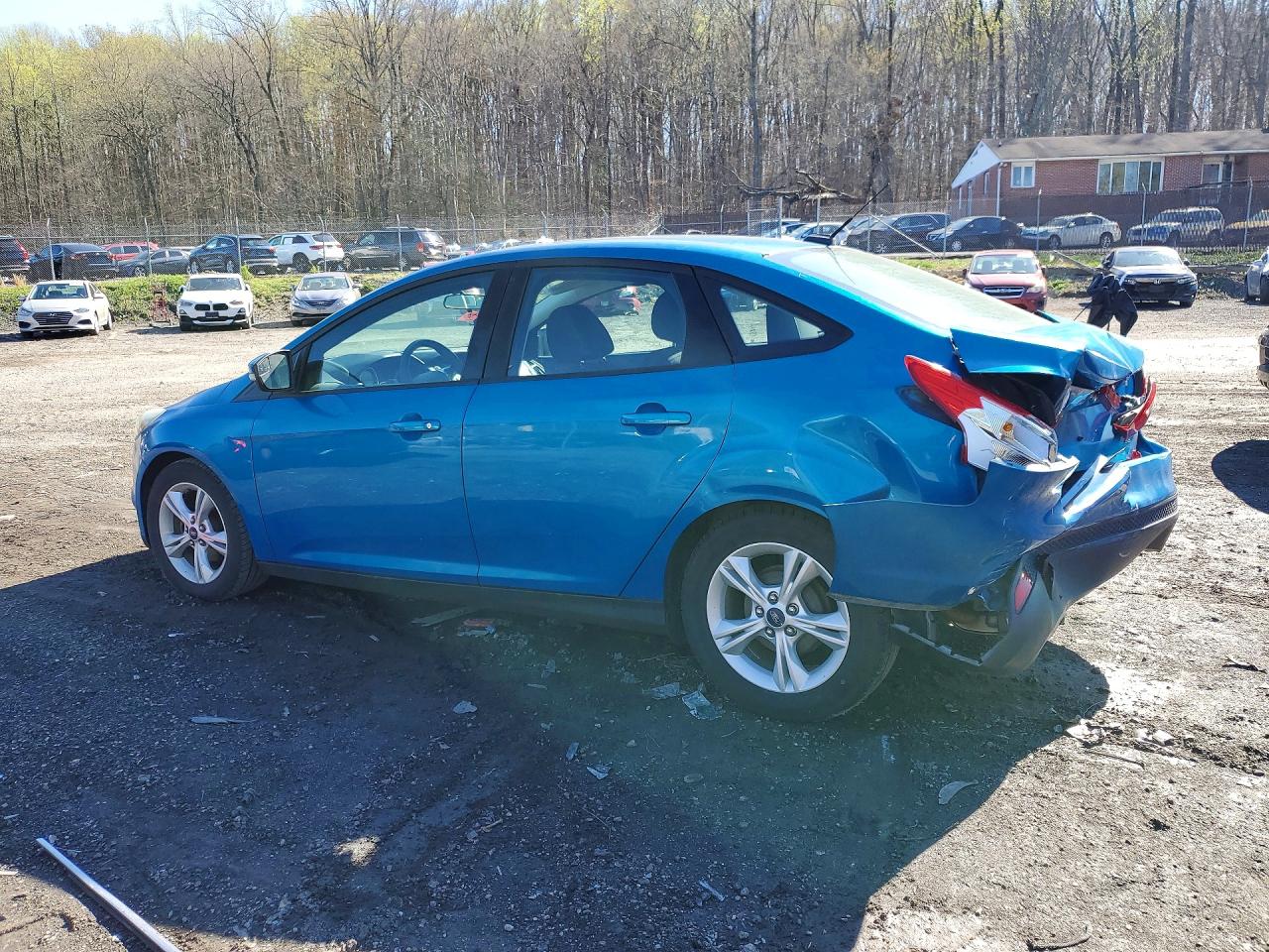 2014 Ford Focus Se Blue vin: 1FADP3F2XEL427009