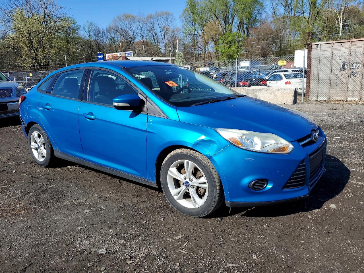 2014 Ford Focus Se Blue vin: 1FADP3F2XEL427009