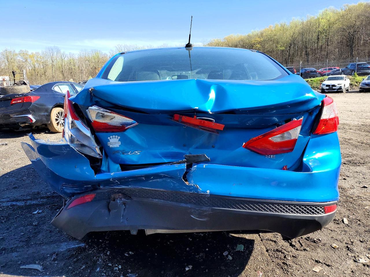 2014 Ford Focus Se Blue vin: 1FADP3F2XEL427009