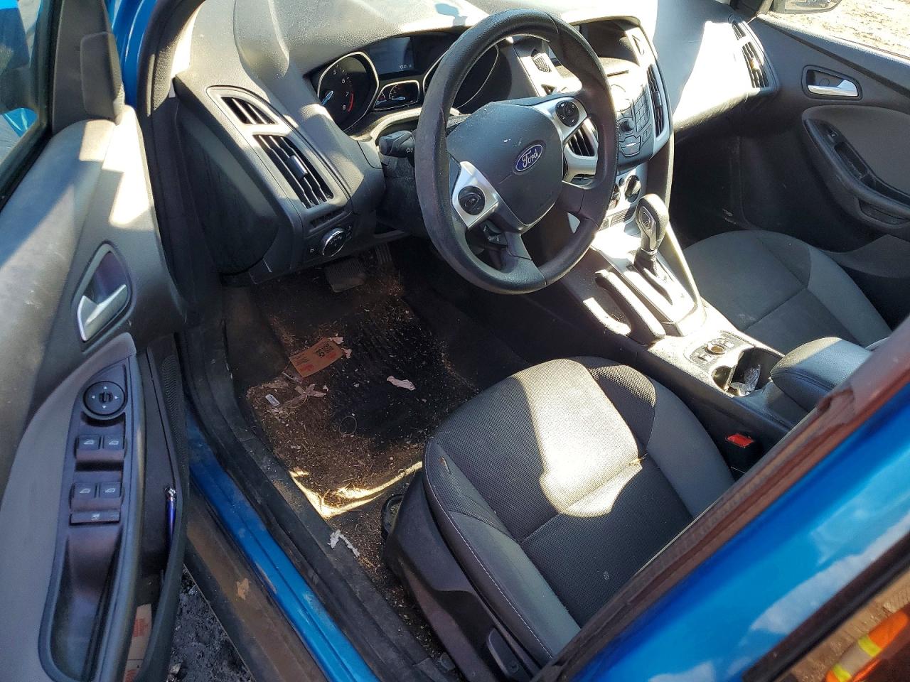 2014 Ford Focus Se Blue vin: 1FADP3F2XEL427009