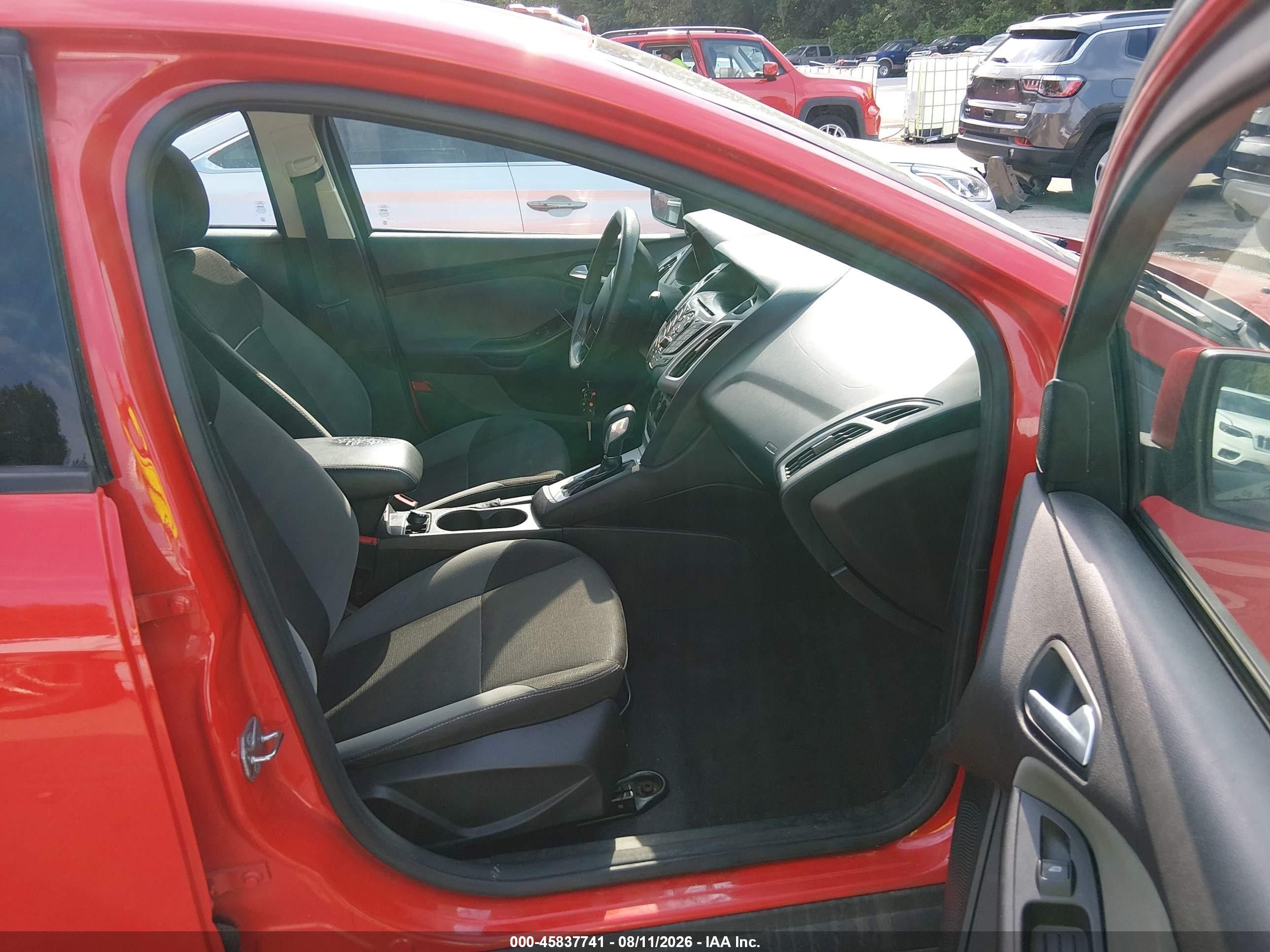 2014 Ford Focus Se Red vin: 1FADP3F2XEL428127