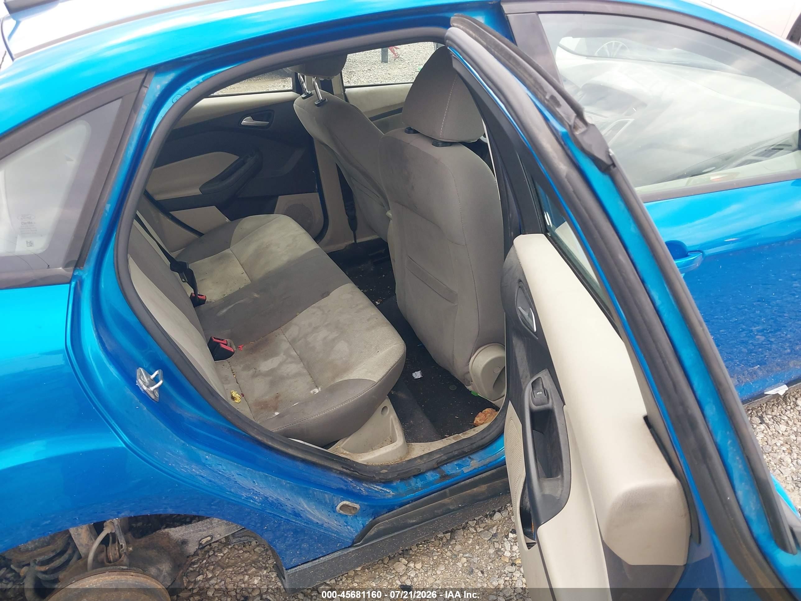 2014 Ford Focus Se Blue vin: 1FADP3F2XEL428645