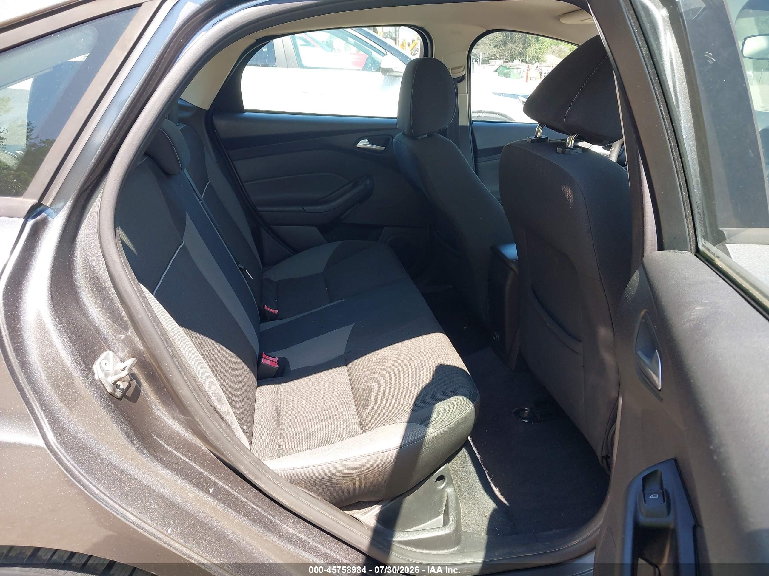 2014 Ford Focus Se Серый vin: 1FADP3F2XEL450483