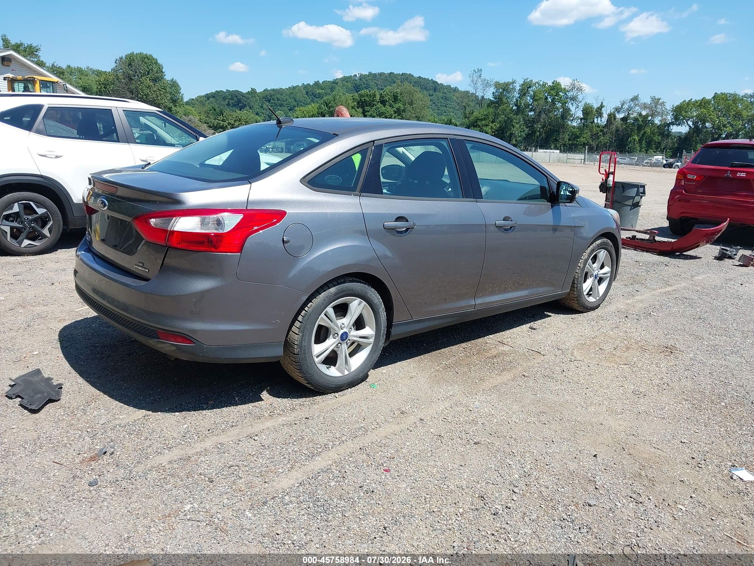 2014 Ford Focus Se Серый vin: 1FADP3F2XEL450483