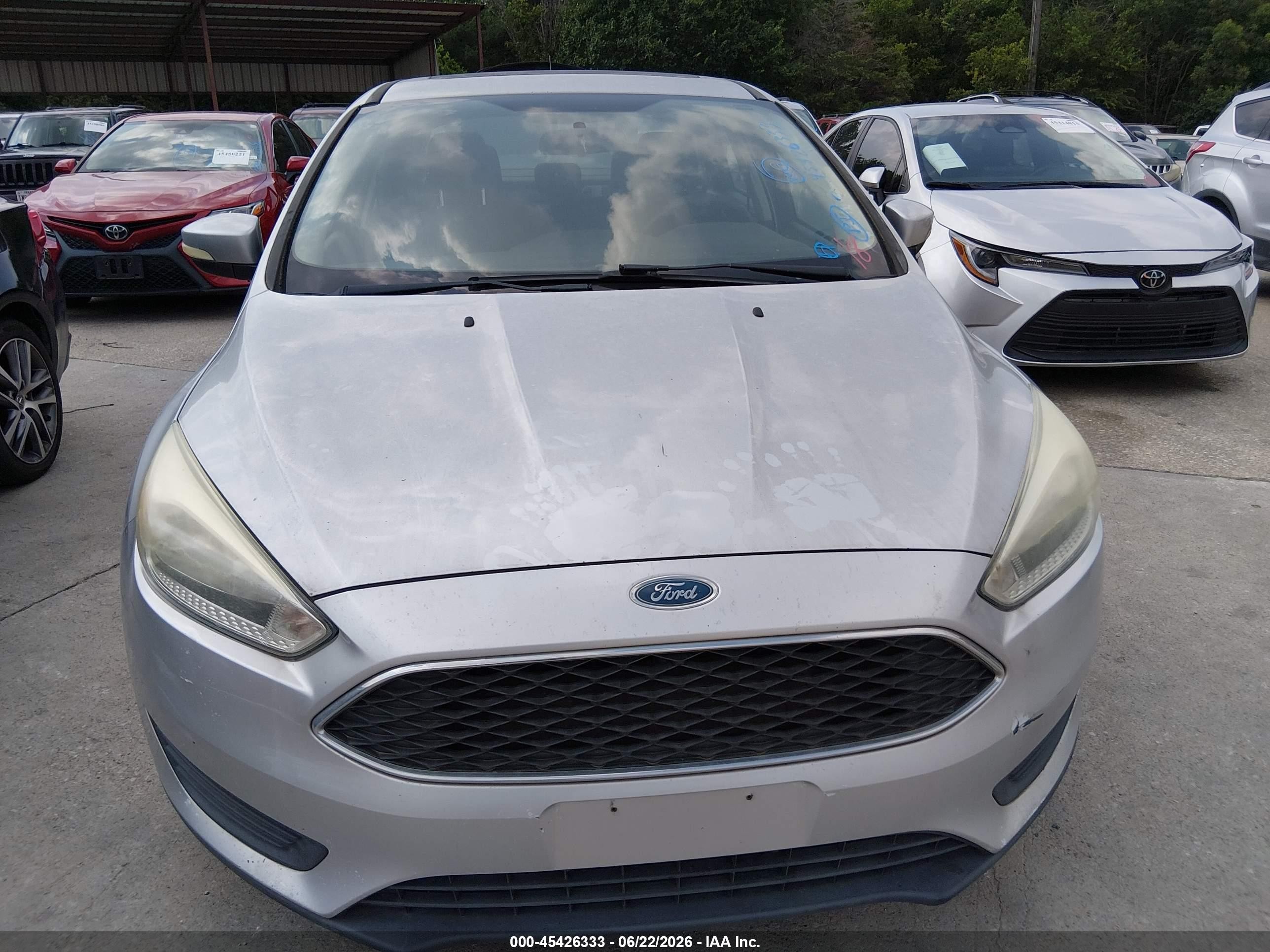 2015 Ford Focus Se Silver vin: 1FADP3F2XFL202672