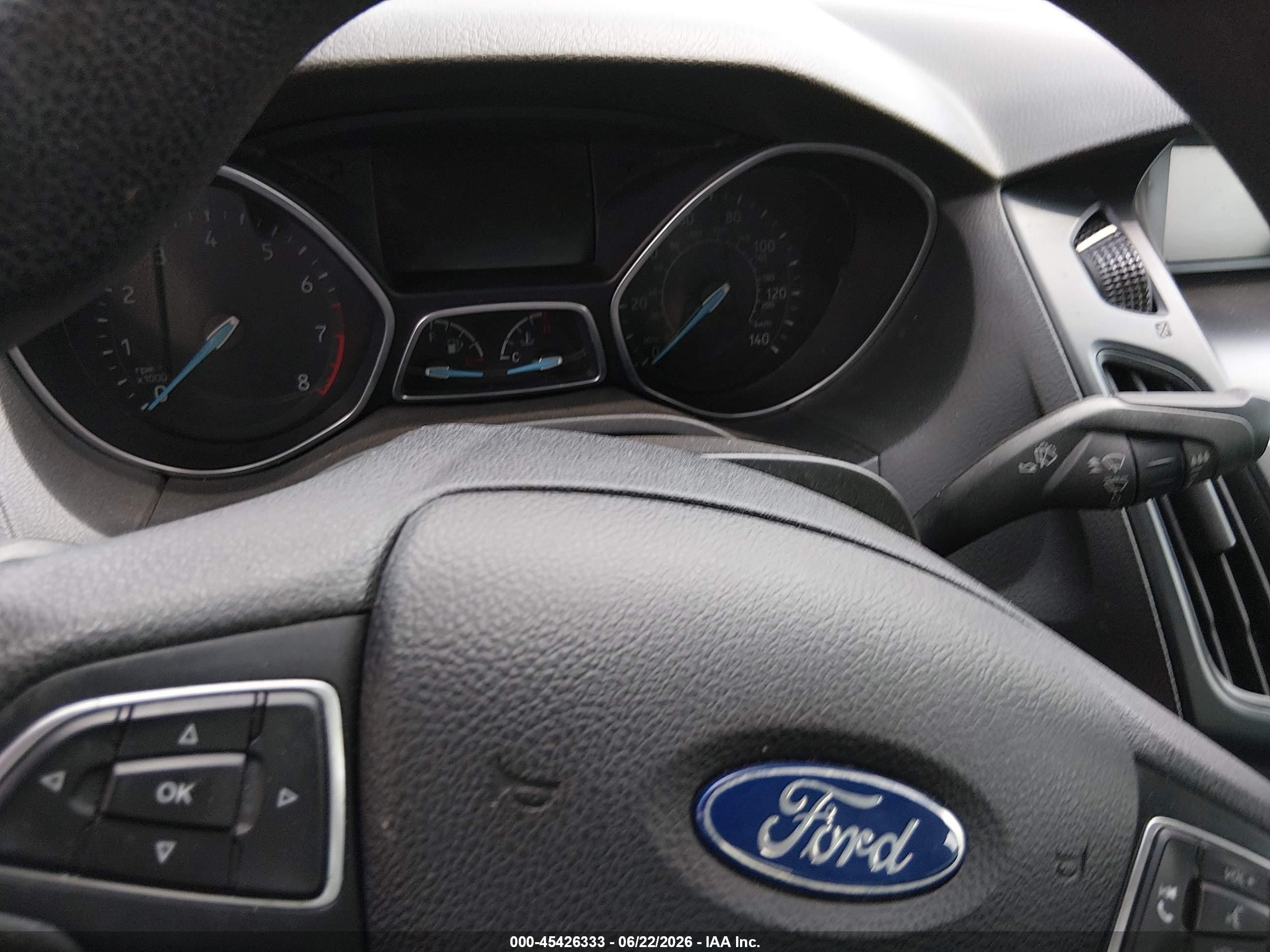2015 Ford Focus Se Silver vin: 1FADP3F2XFL202672