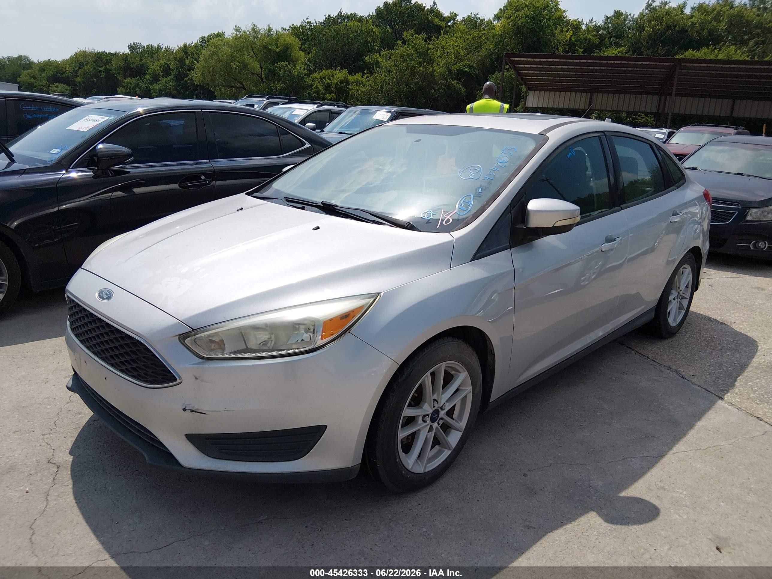 2015 Ford Focus Se Silver vin: 1FADP3F2XFL202672