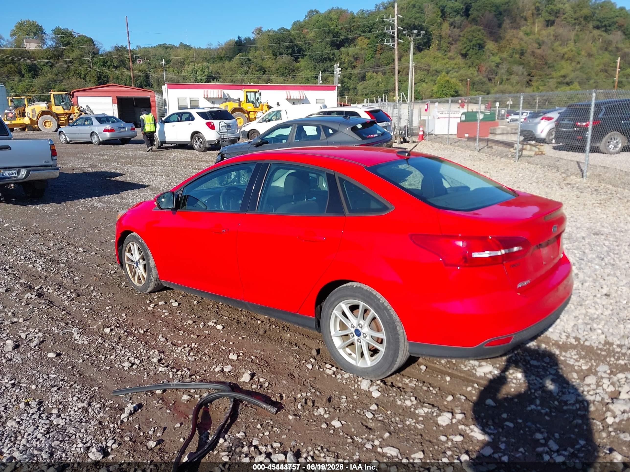 2015 Ford Focus Se Red vin: 1FADP3F2XFL205118
