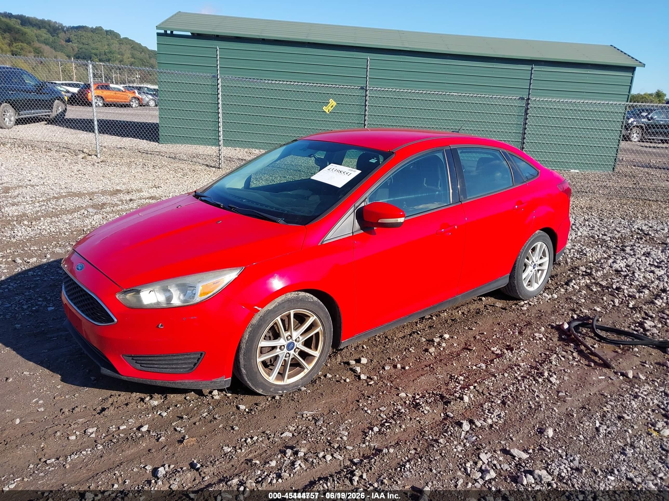 2015 Ford Focus Se Red vin: 1FADP3F2XFL205118