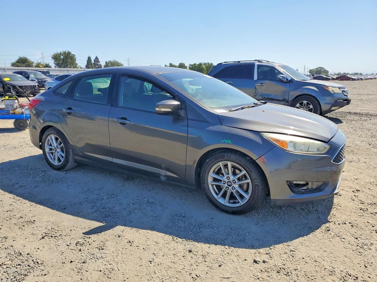 2015 Ford Focus Se Gray vin: 1FADP3F2XFL207029