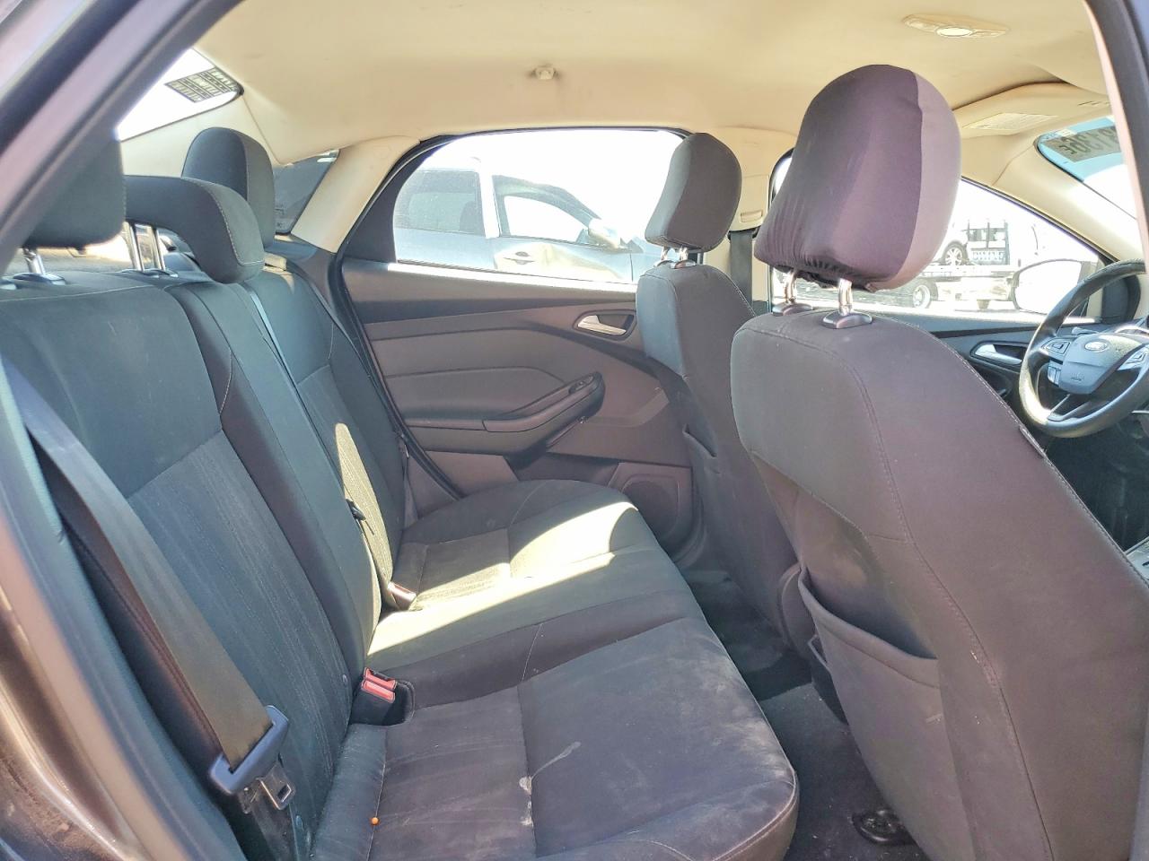 2015 Ford Focus Se Gray vin: 1FADP3F2XFL207029