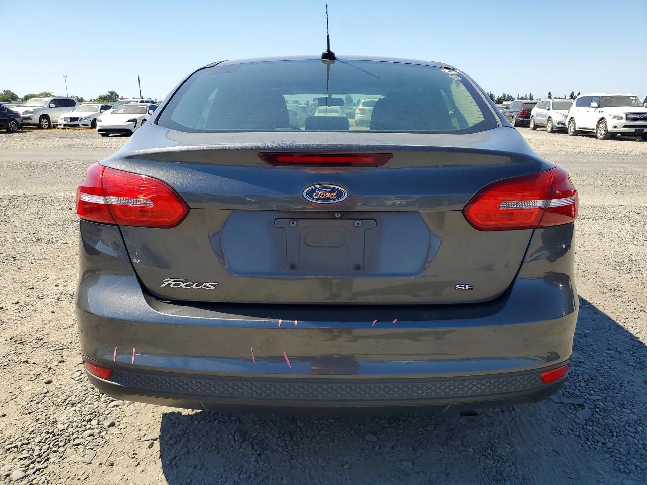 2015 Ford Focus Se Gray vin: 1FADP3F2XFL207029
