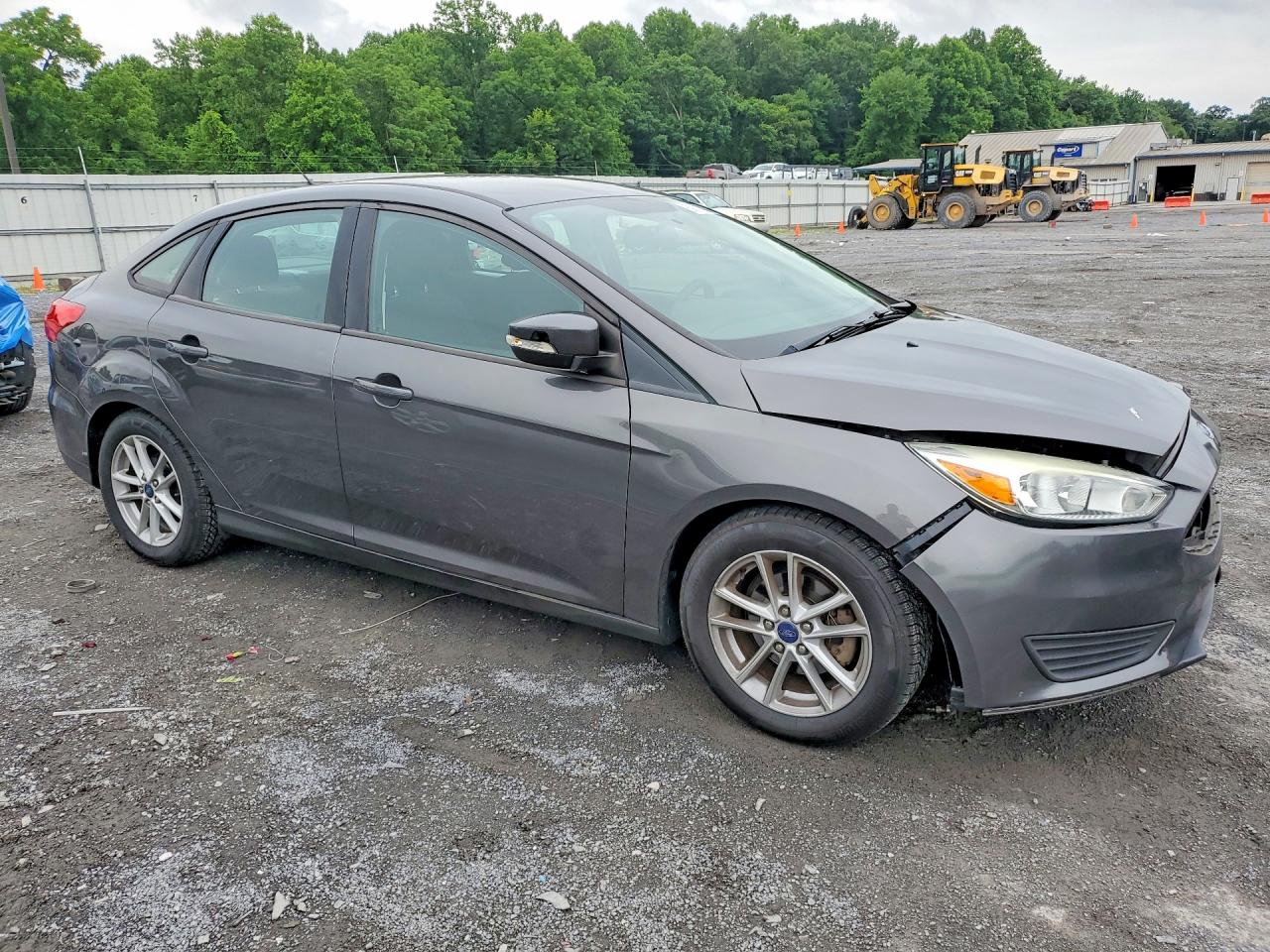 2015 Ford Focus Se Gray vin: 1FADP3F2XFL229452