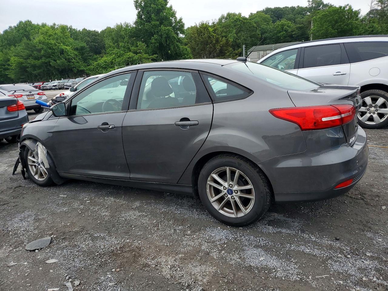 2015 Ford Focus Se Gray vin: 1FADP3F2XFL229452