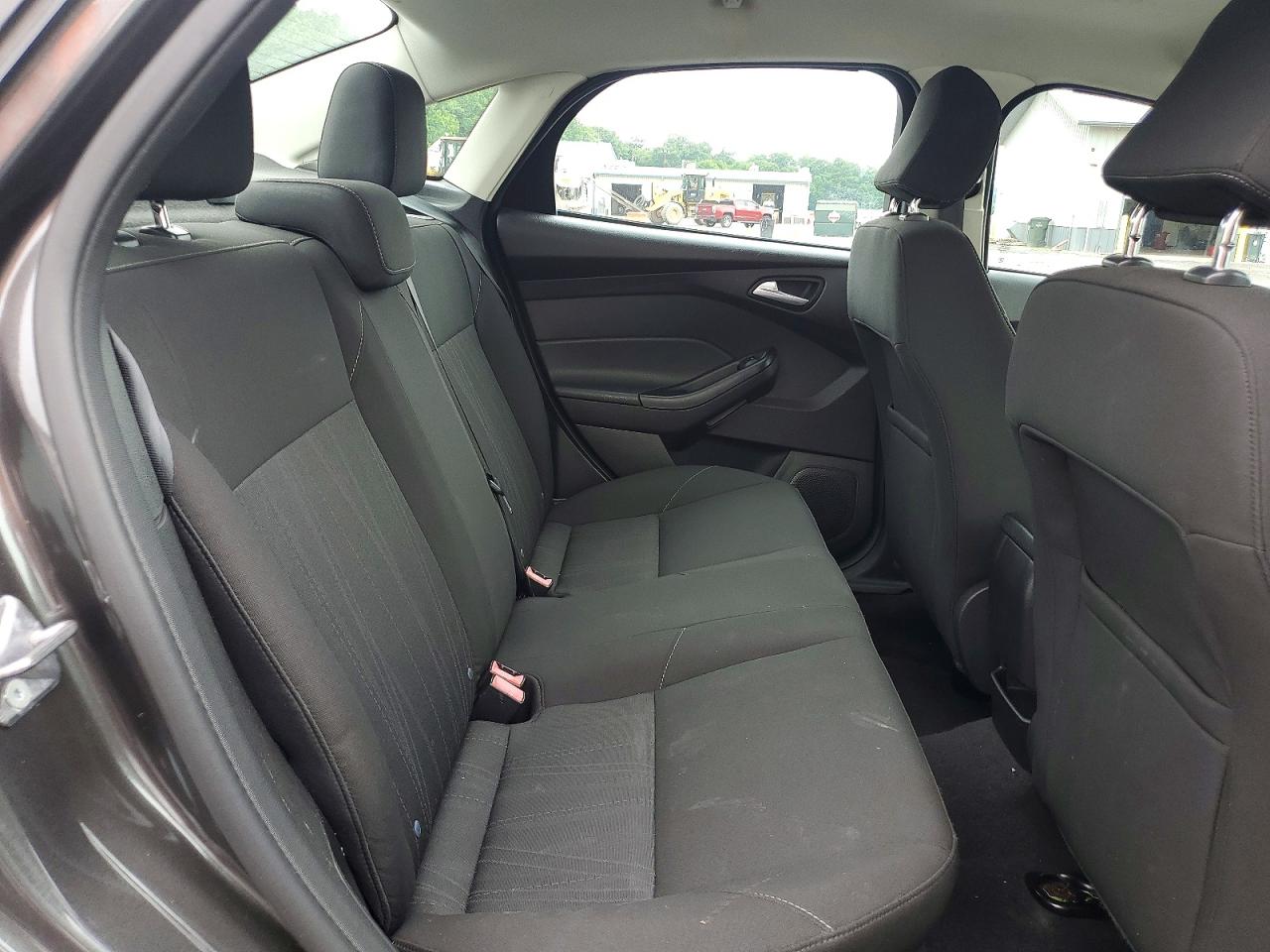 2015 Ford Focus Se Gray vin: 1FADP3F2XFL229452
