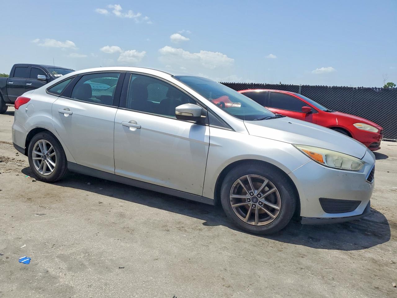 2015 Ford Focus Se Silver vin: 1FADP3F2XFL249586