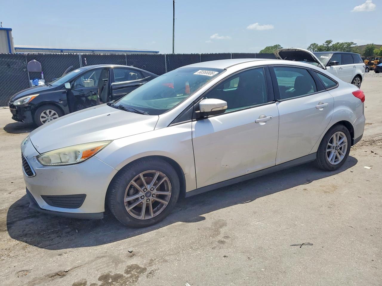 2015 Ford Focus Se Silver vin: 1FADP3F2XFL249586