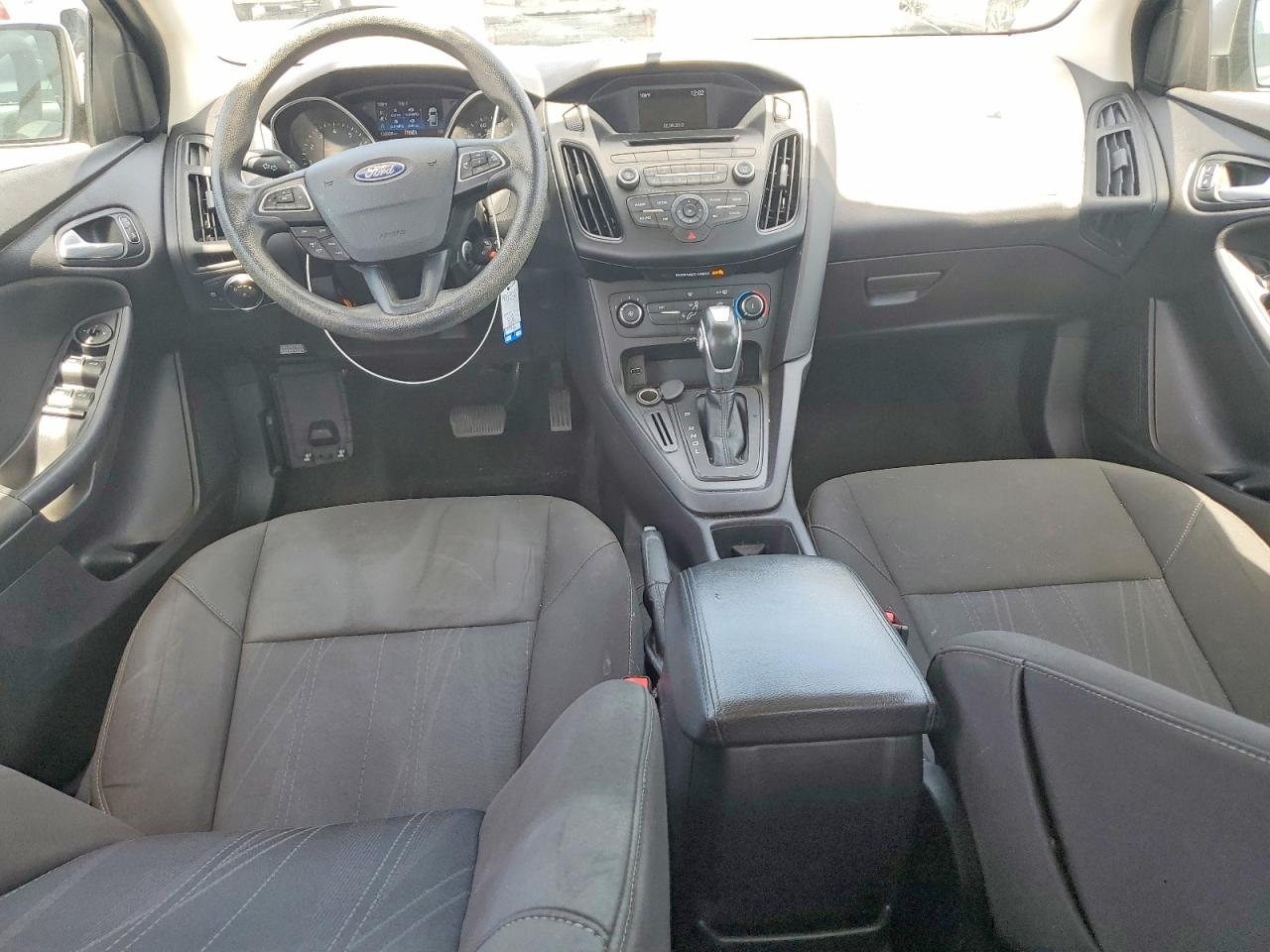 2015 Ford Focus Se Silver vin: 1FADP3F2XFL249586