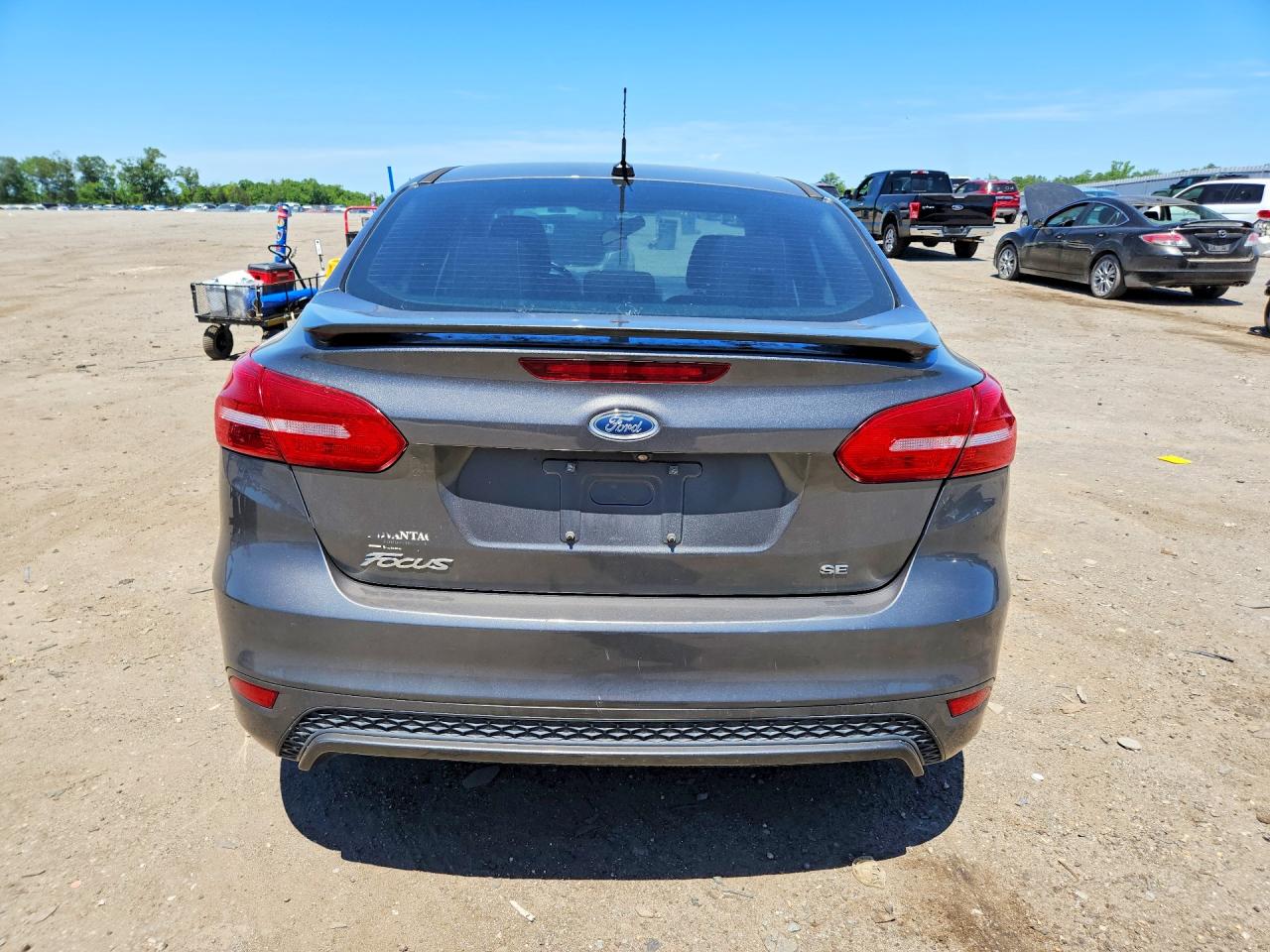 2015 Ford Focus Se Gray vin: 1FADP3F2XFL253072