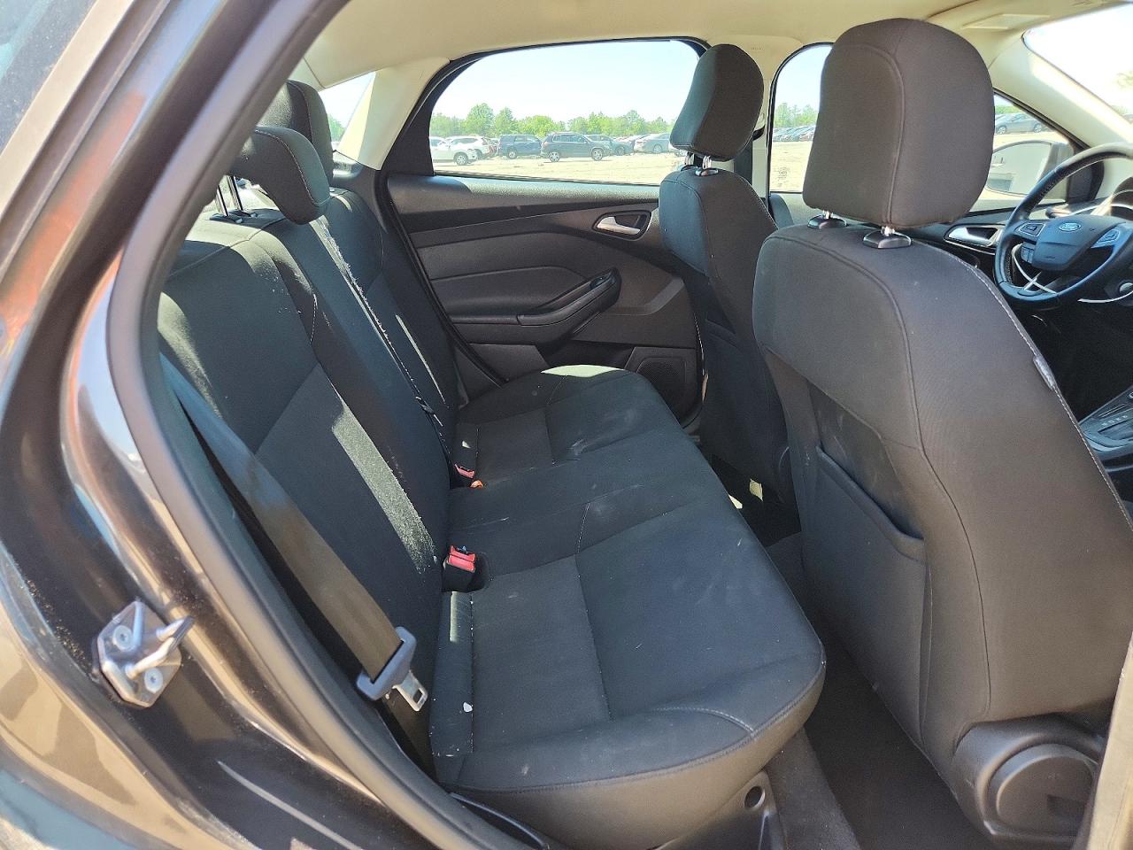 2015 Ford Focus Se Gray vin: 1FADP3F2XFL253072