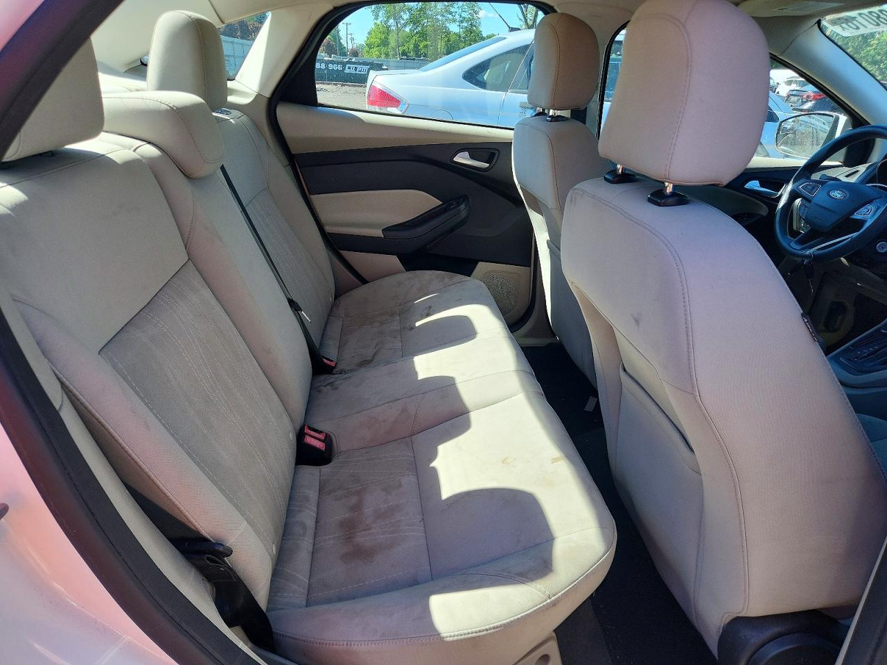2015 Ford Focus Se White vin: 1FADP3F2XFL263276