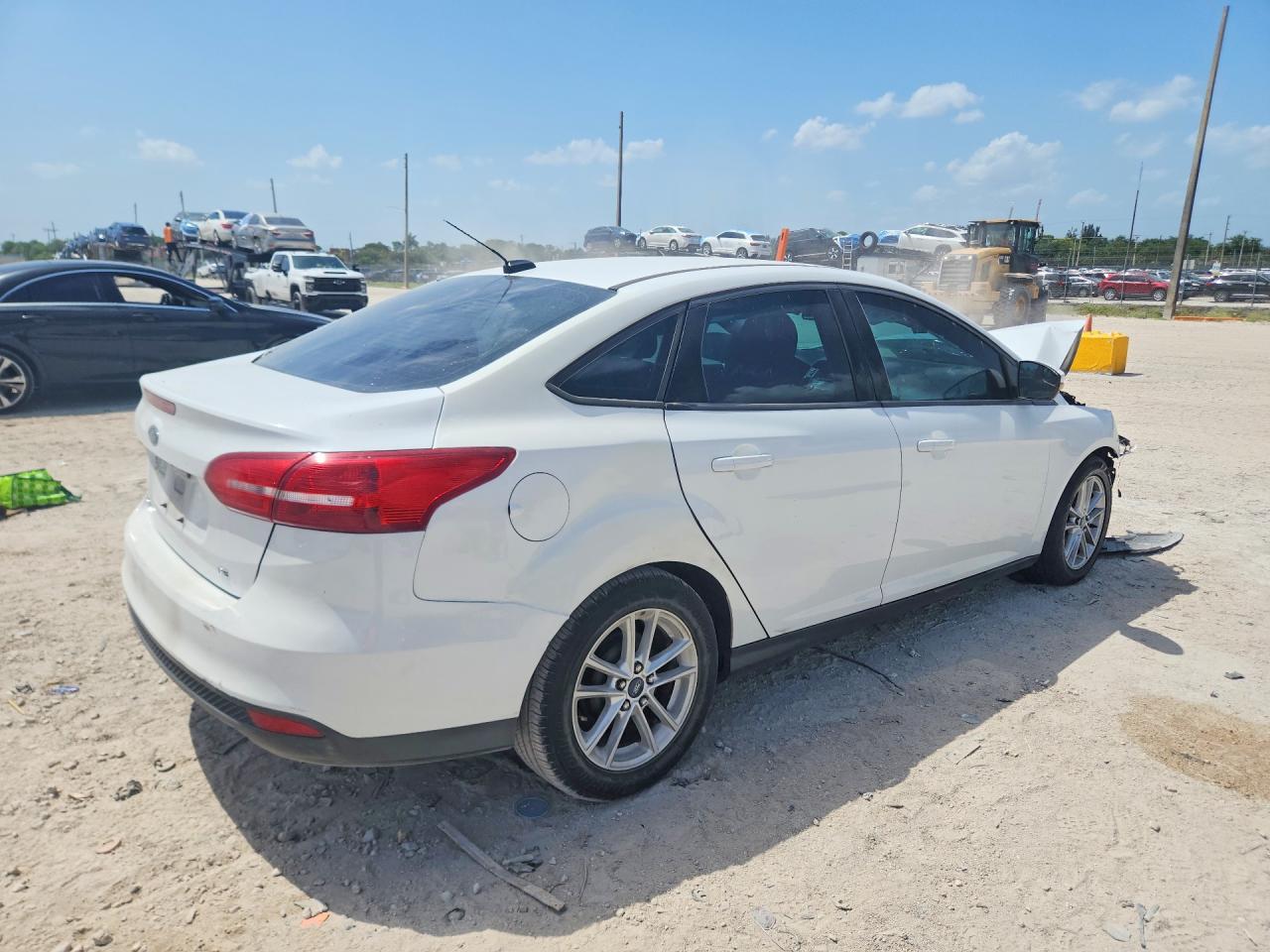 2015 Ford Focus Se White vin: 1FADP3F2XFL263939