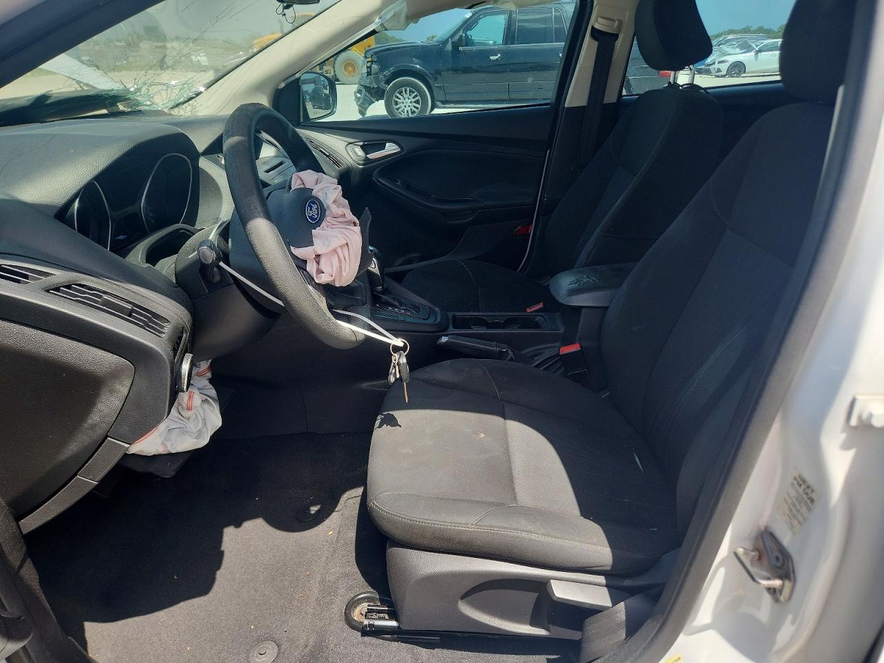 2015 Ford Focus Se White vin: 1FADP3F2XFL263939