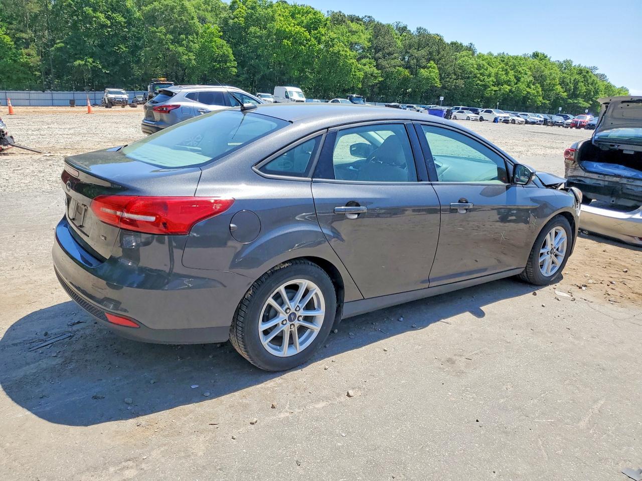 2015 Ford Focus Se Gray vin: 1FADP3F2XFL273046