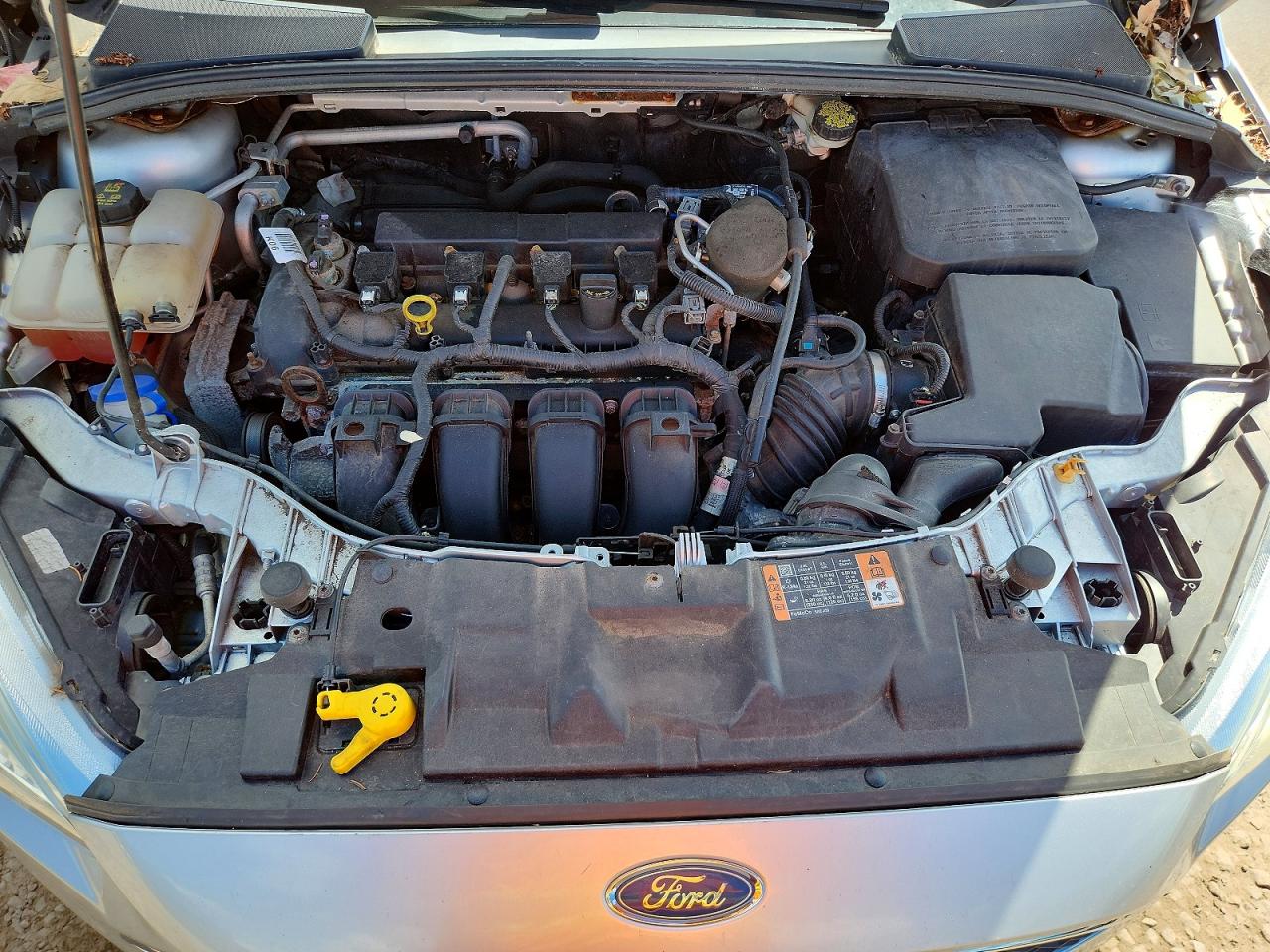 2015 Ford Focus Se Серебряный vin: 1FADP3F2XFL279364