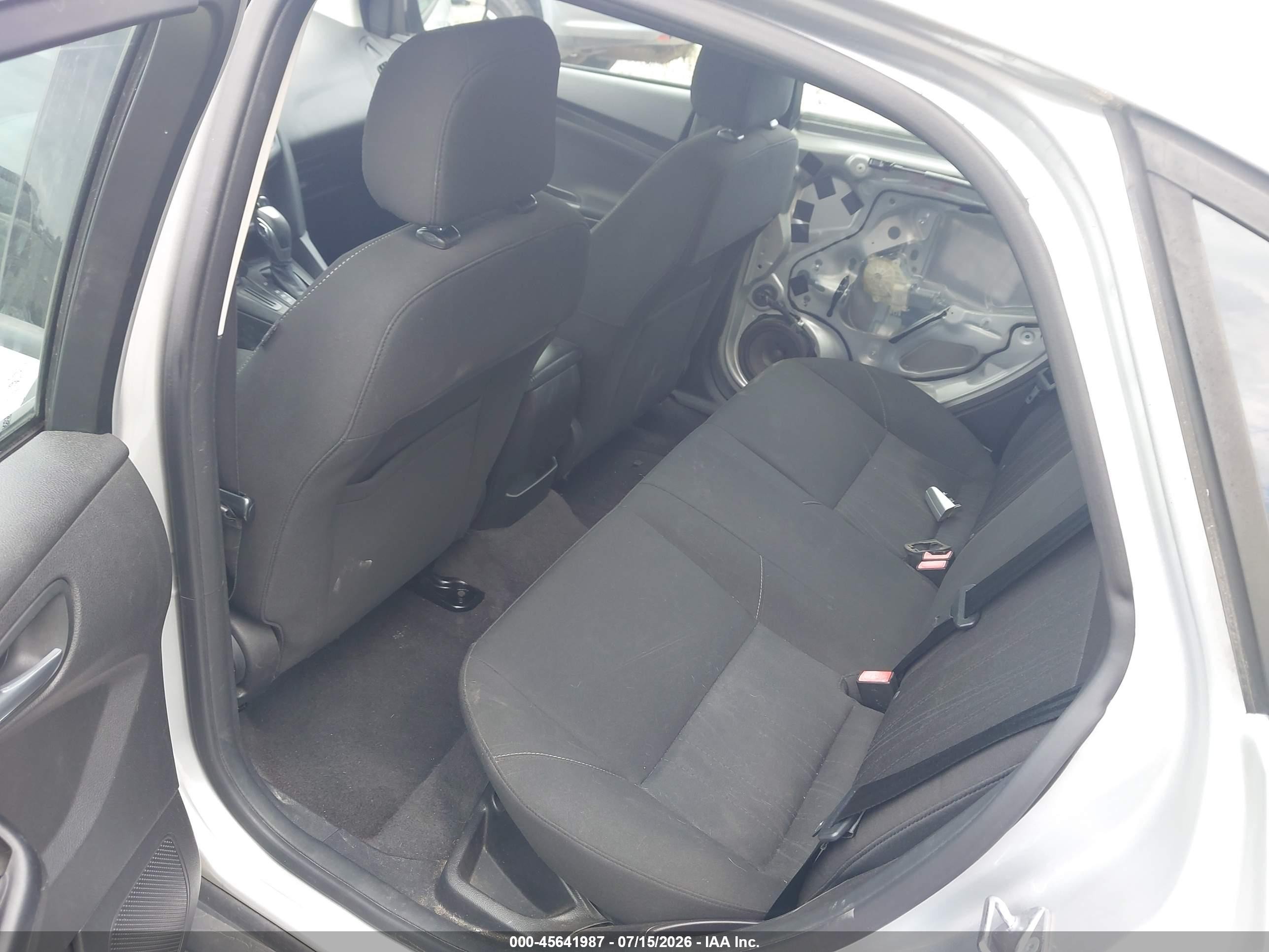 2015 Ford Focus Se Silver vin: 1FADP3F2XFL289649