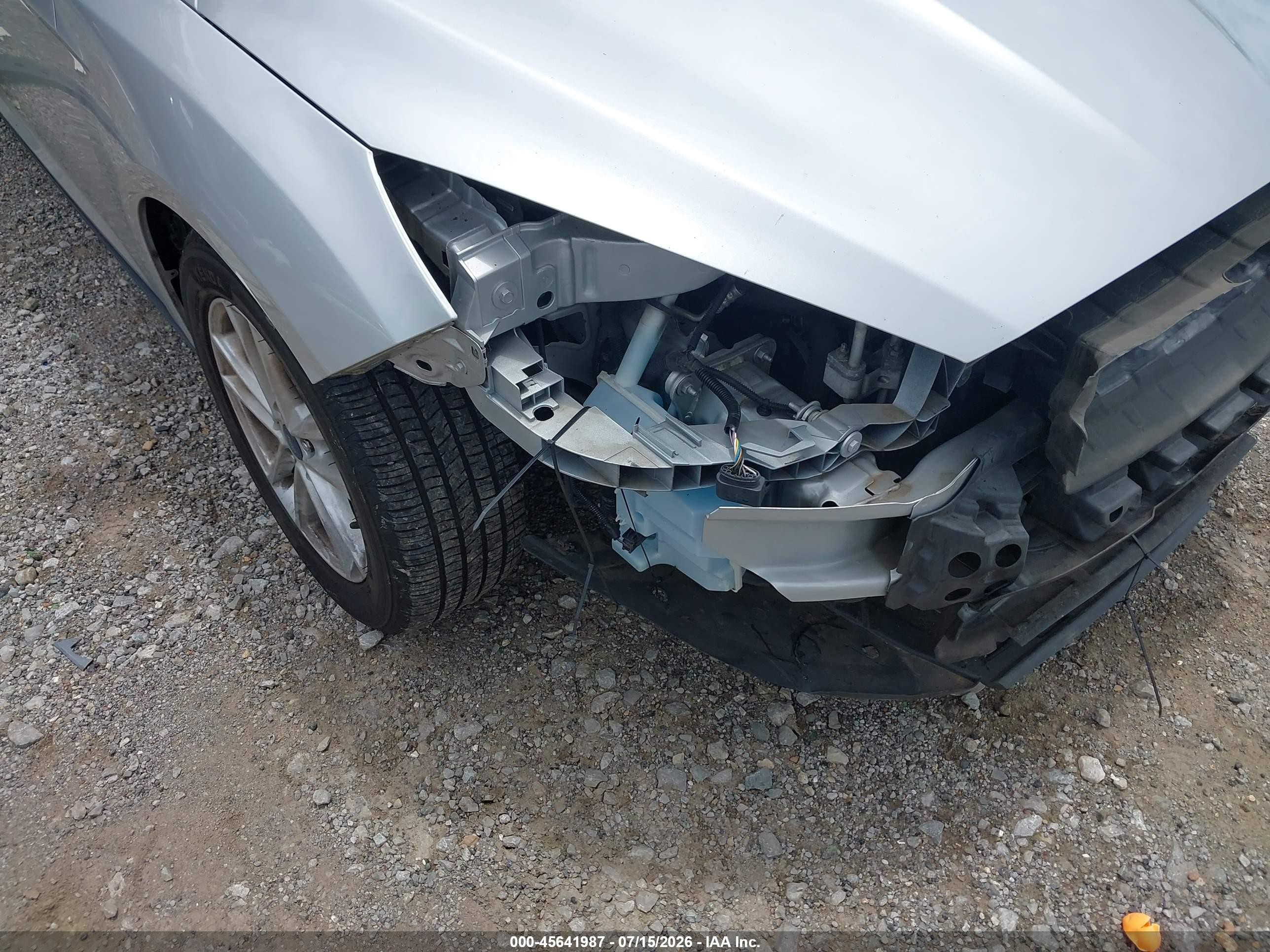 2015 Ford Focus Se Silver vin: 1FADP3F2XFL289649