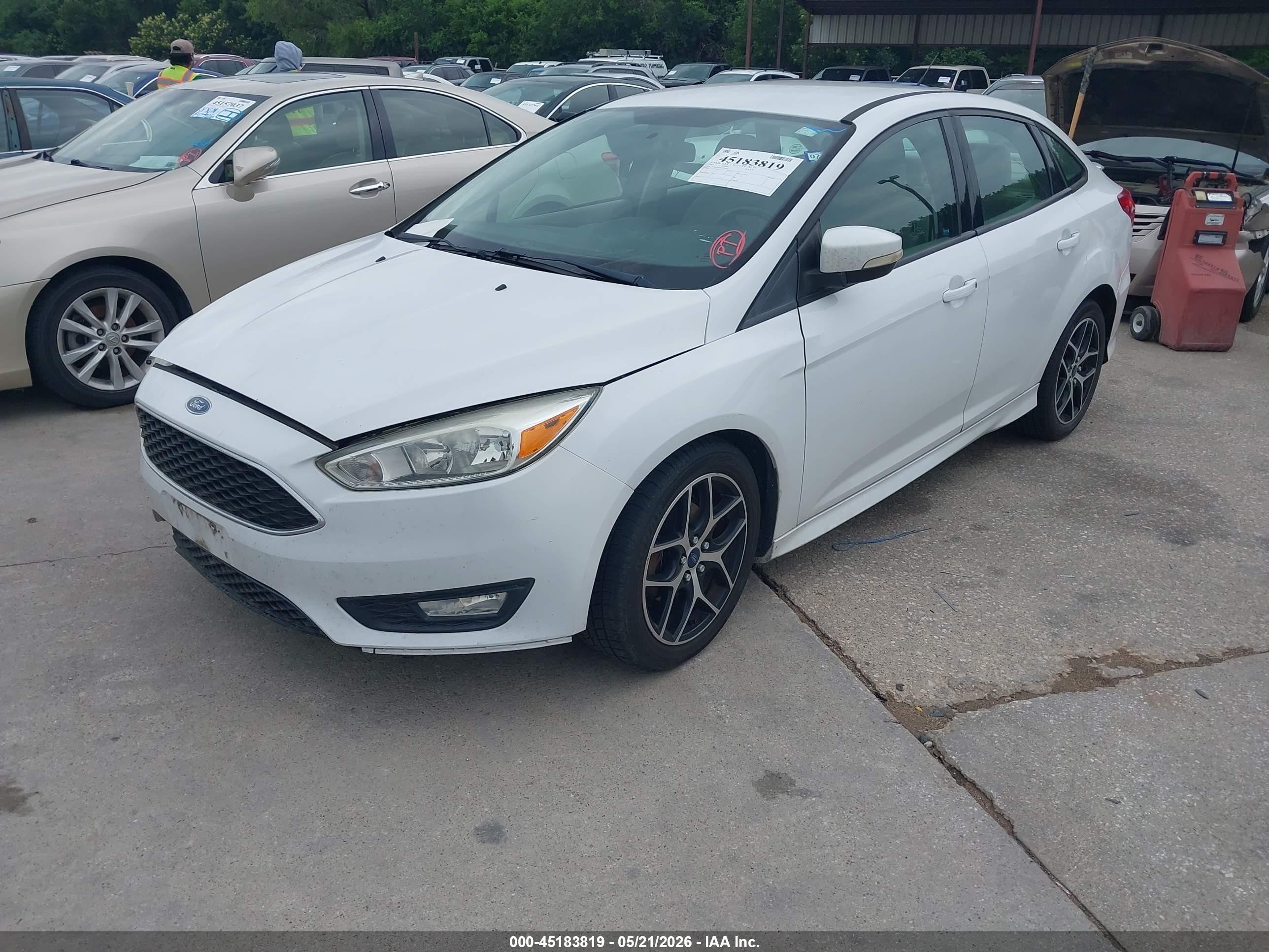 2015 Ford Focus Se White vin: 1FADP3F2XFL293362