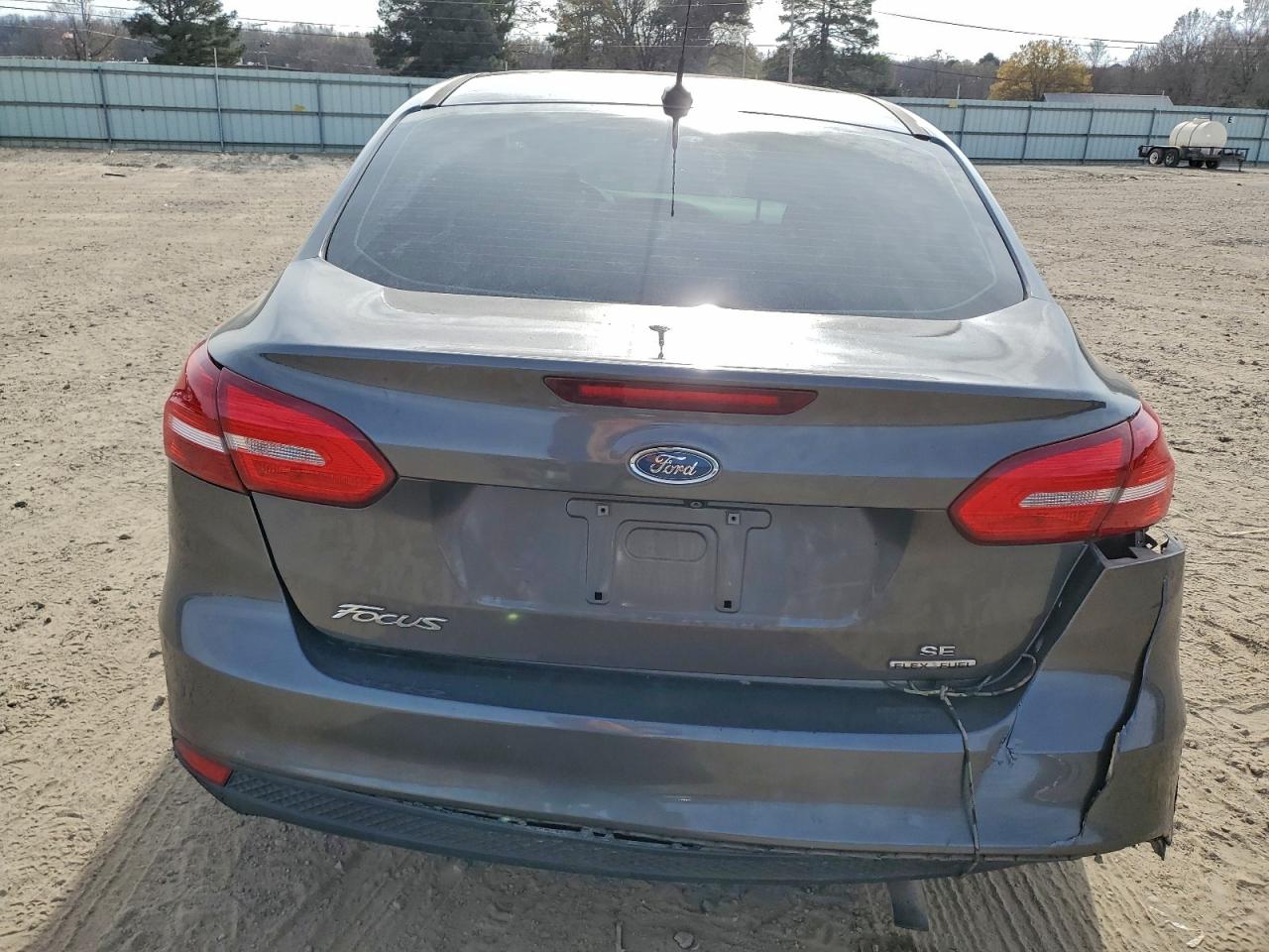 2015 Ford Focus Se Gray vin: 1FADP3F2XFL312671