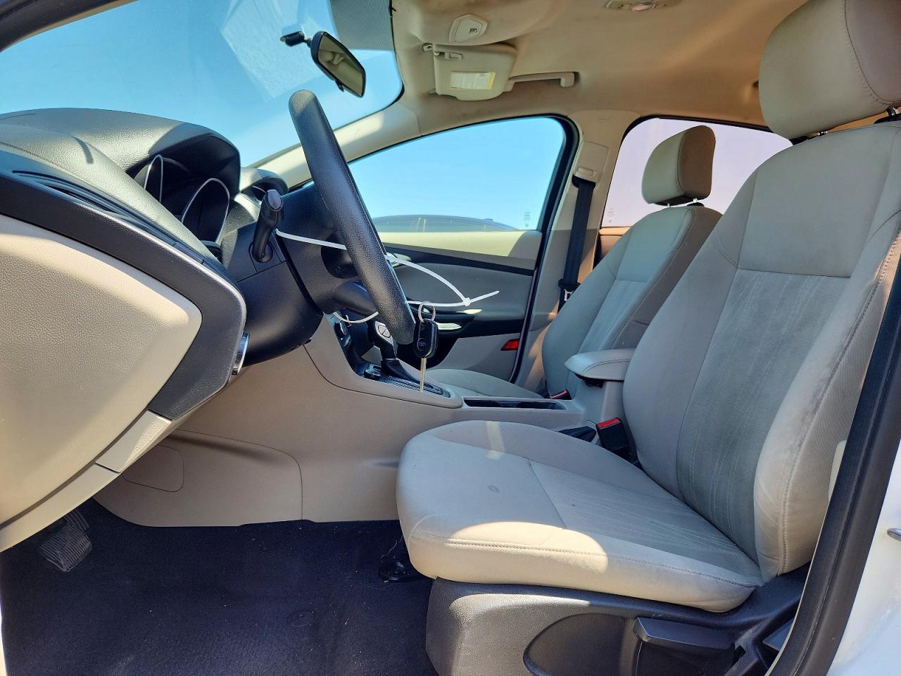 2015 Ford Focus Se Белый vin: 1FADP3F2XFL317353