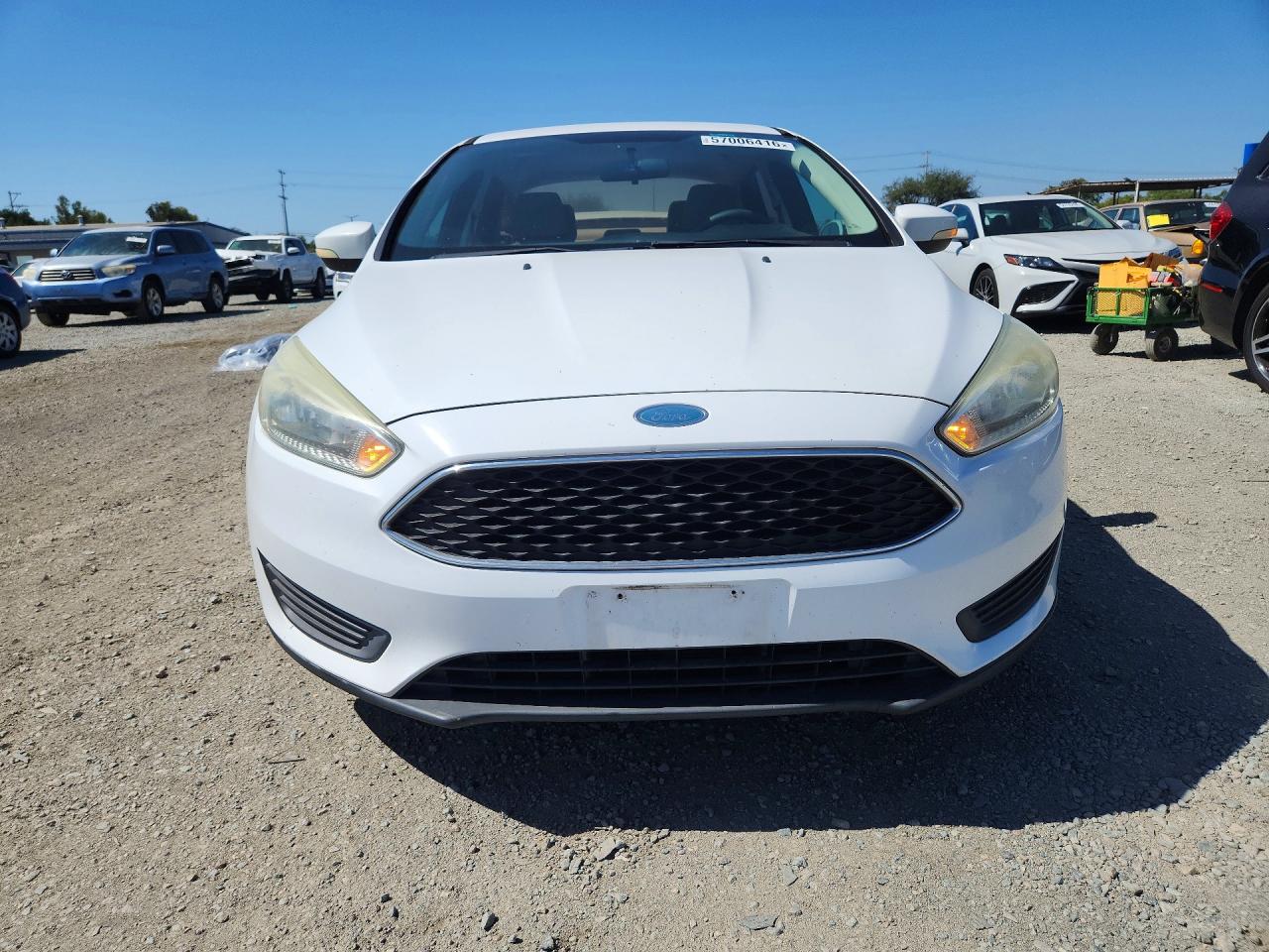 2015 Ford Focus Se Белый vin: 1FADP3F2XFL317353