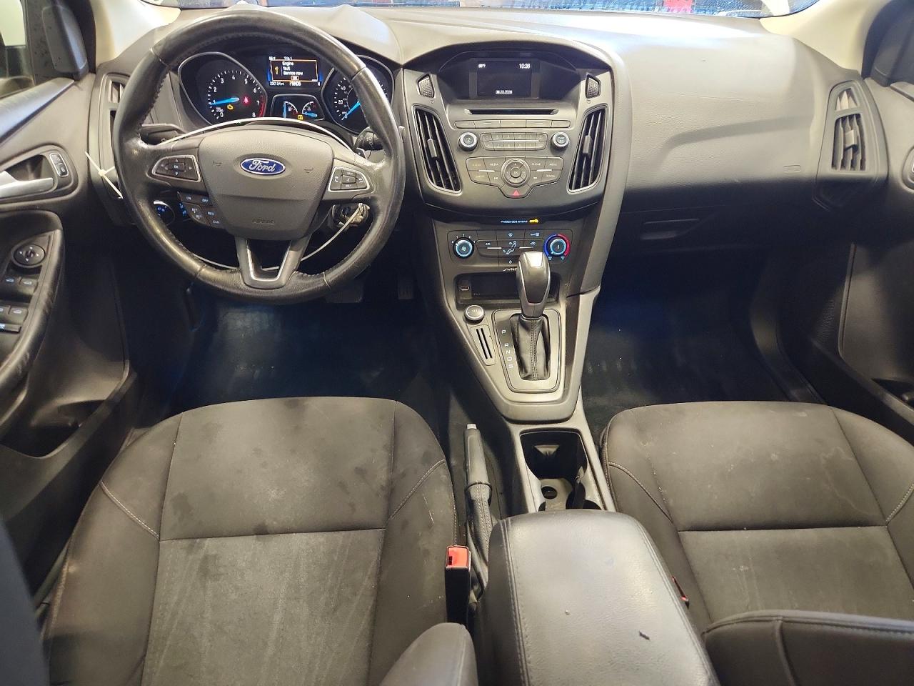 2015 Ford Focus Se White vin: 1FADP3F2XFL322830