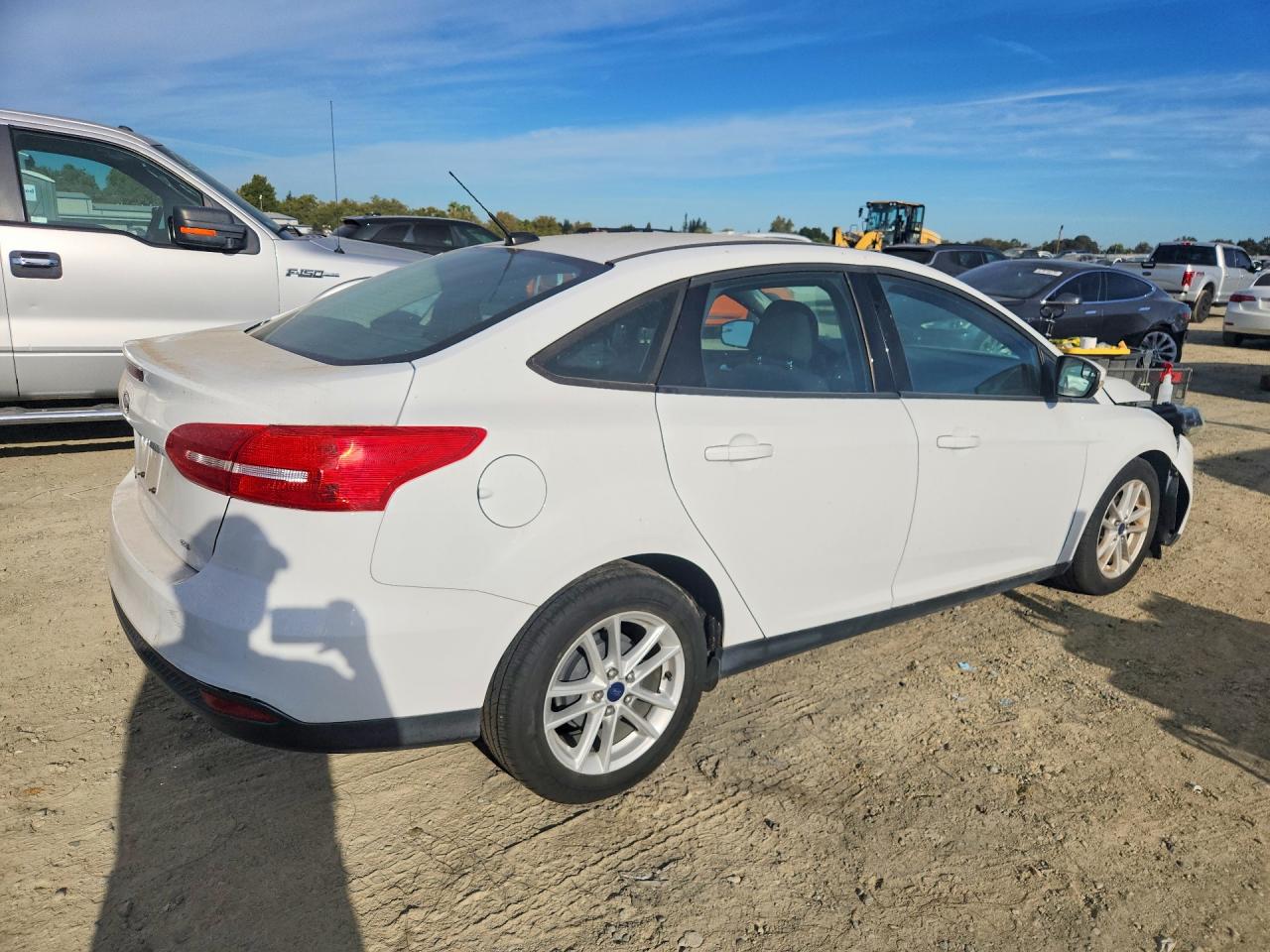 2015 Ford Focus Se White vin: 1FADP3F2XFL329101