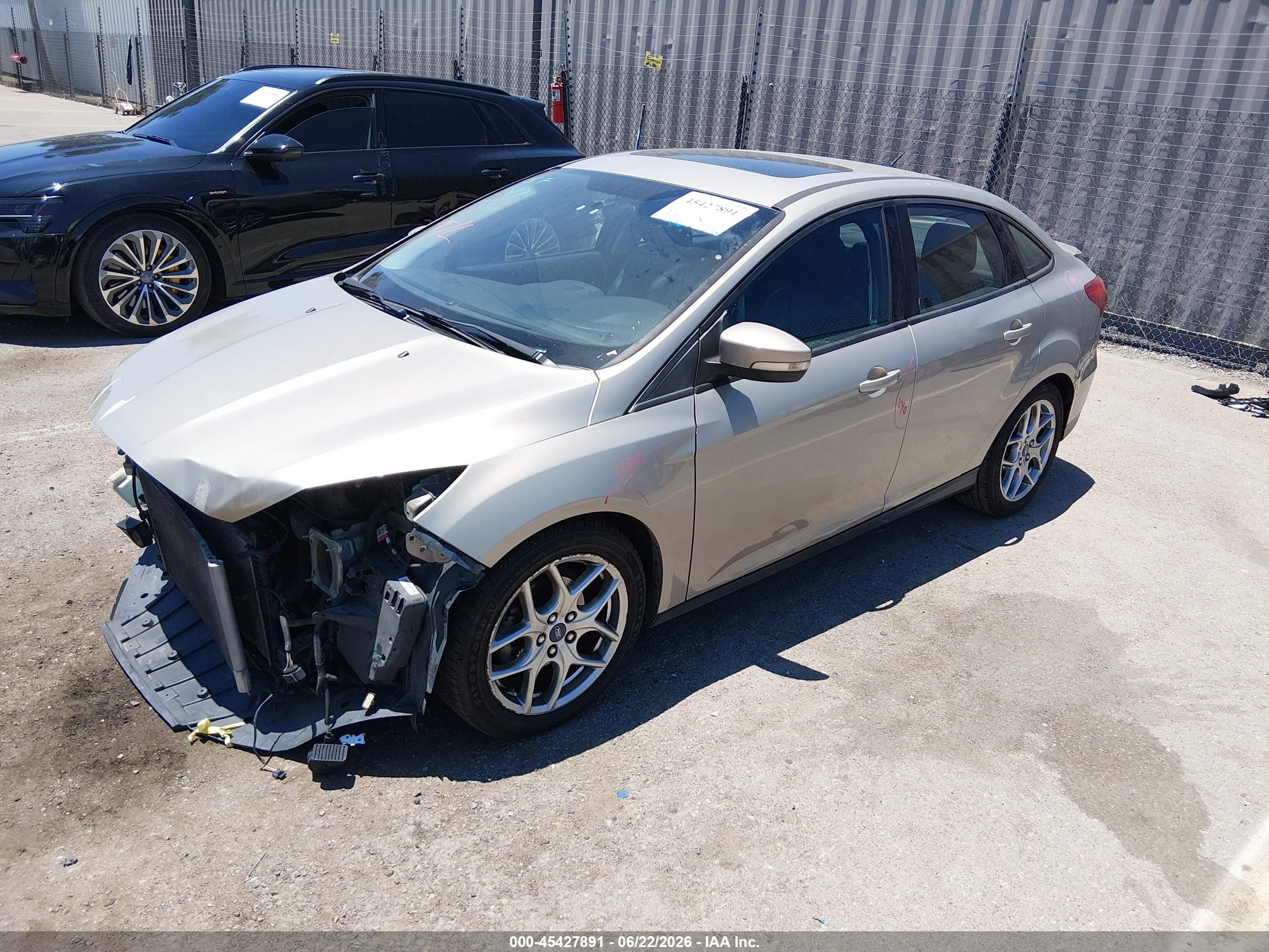2015 Ford Focus Se Gold vin: 1FADP3F2XFL329938