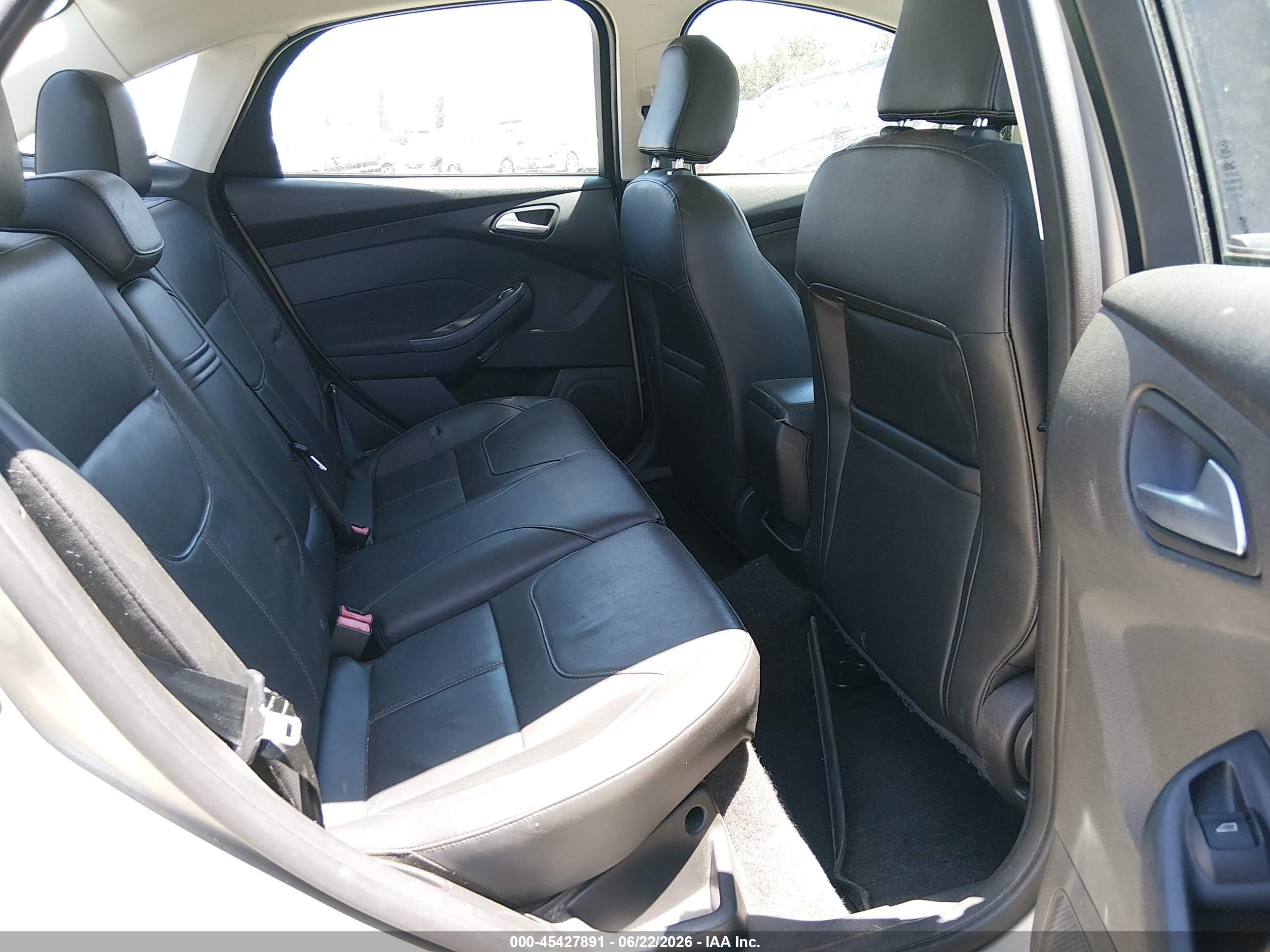 2015 Ford Focus Se Gold vin: 1FADP3F2XFL329938