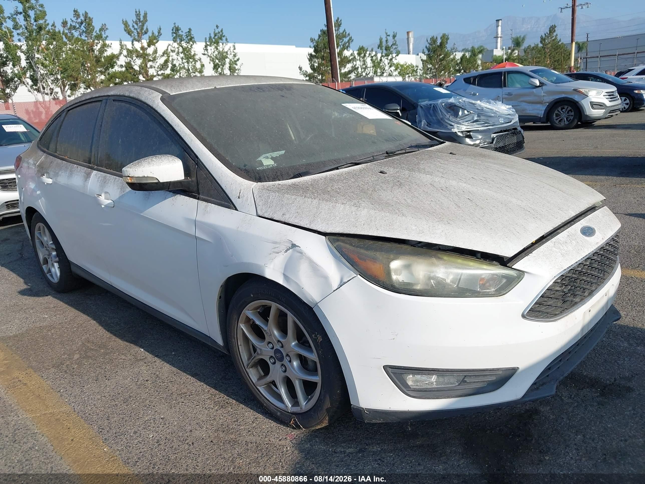 2015 Ford Focus Se Белый vin: 1FADP3F2XFL331043