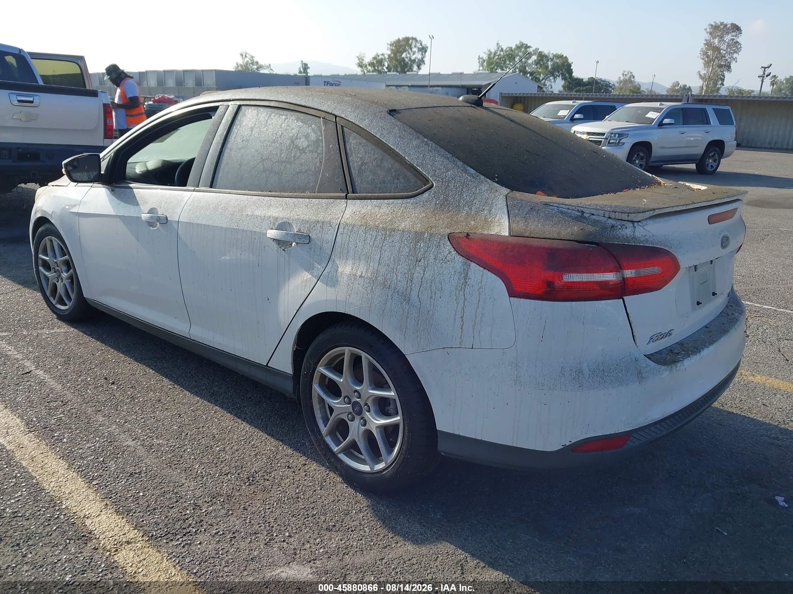 2015 Ford Focus Se Белый vin: 1FADP3F2XFL331043