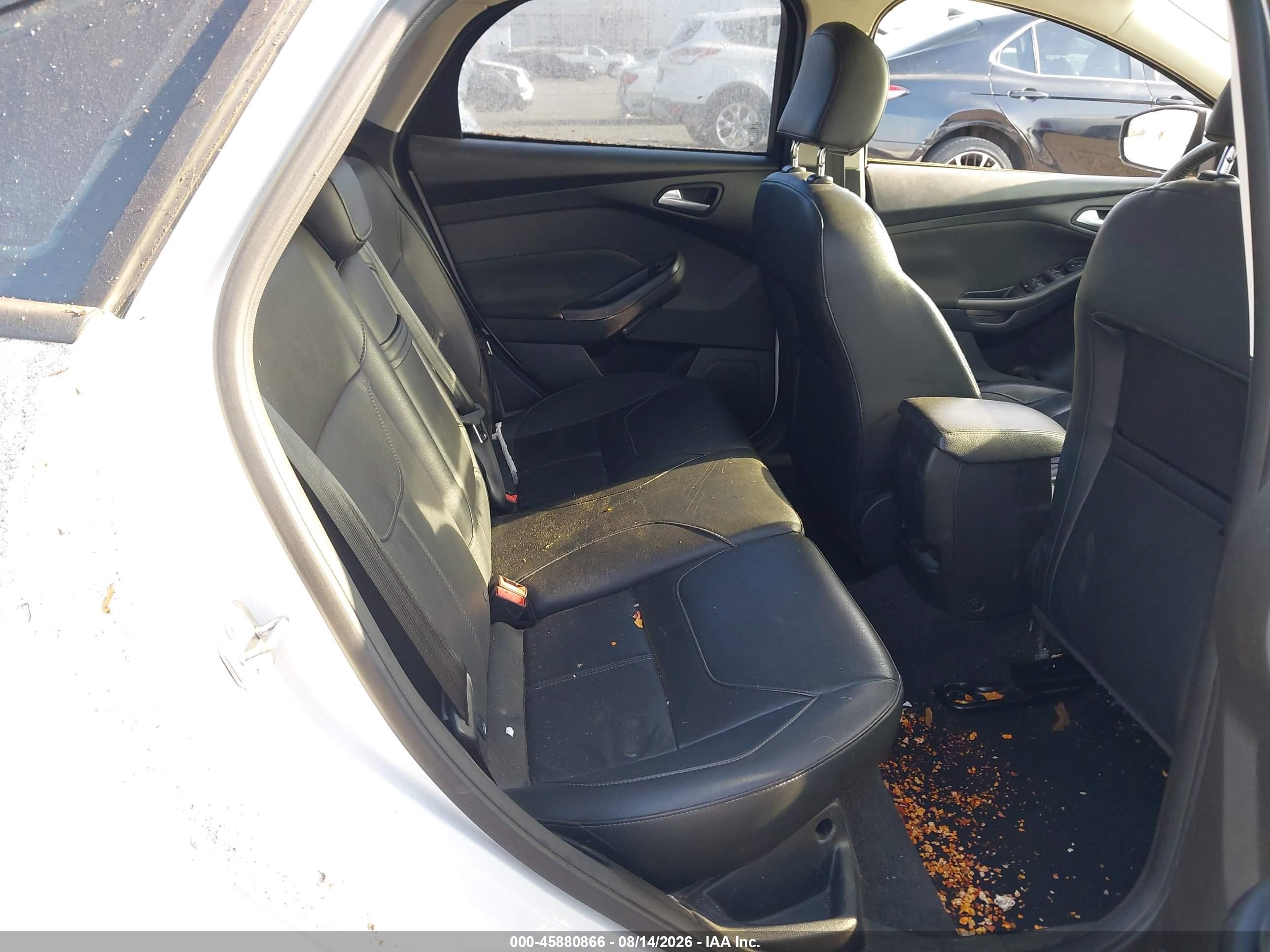 2015 Ford Focus Se Белый vin: 1FADP3F2XFL331043