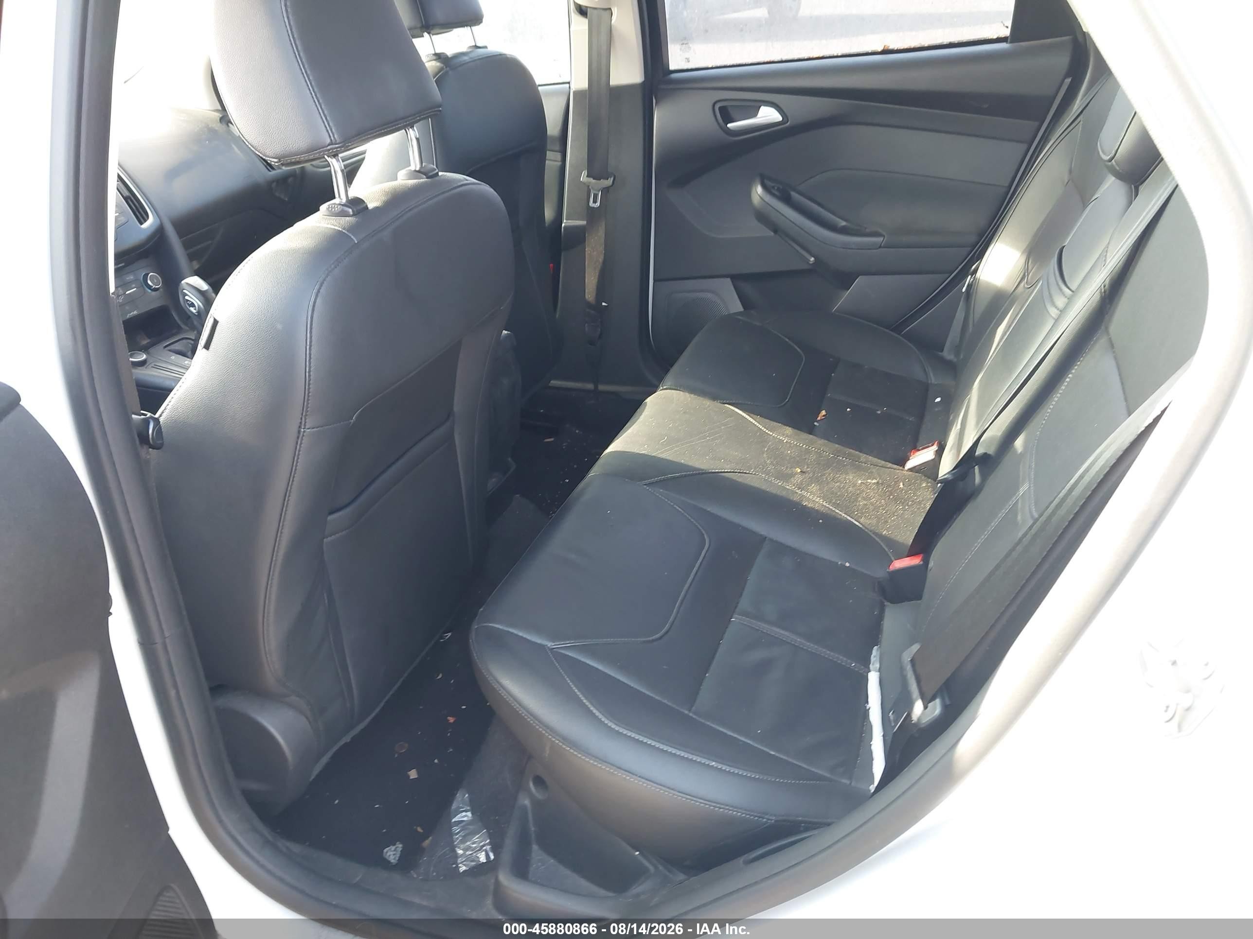 2015 Ford Focus Se Белый vin: 1FADP3F2XFL331043