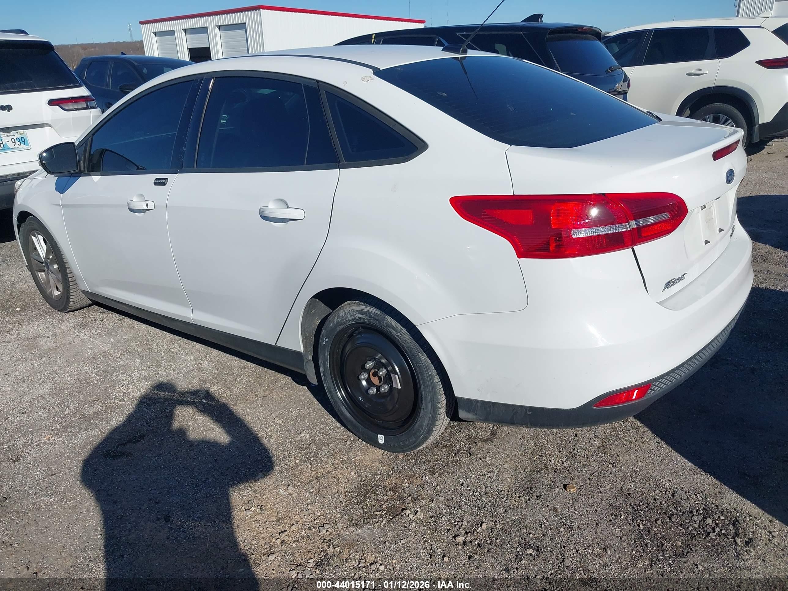 2015 Ford Focus Se White vin: 1FADP3F2XFL334122