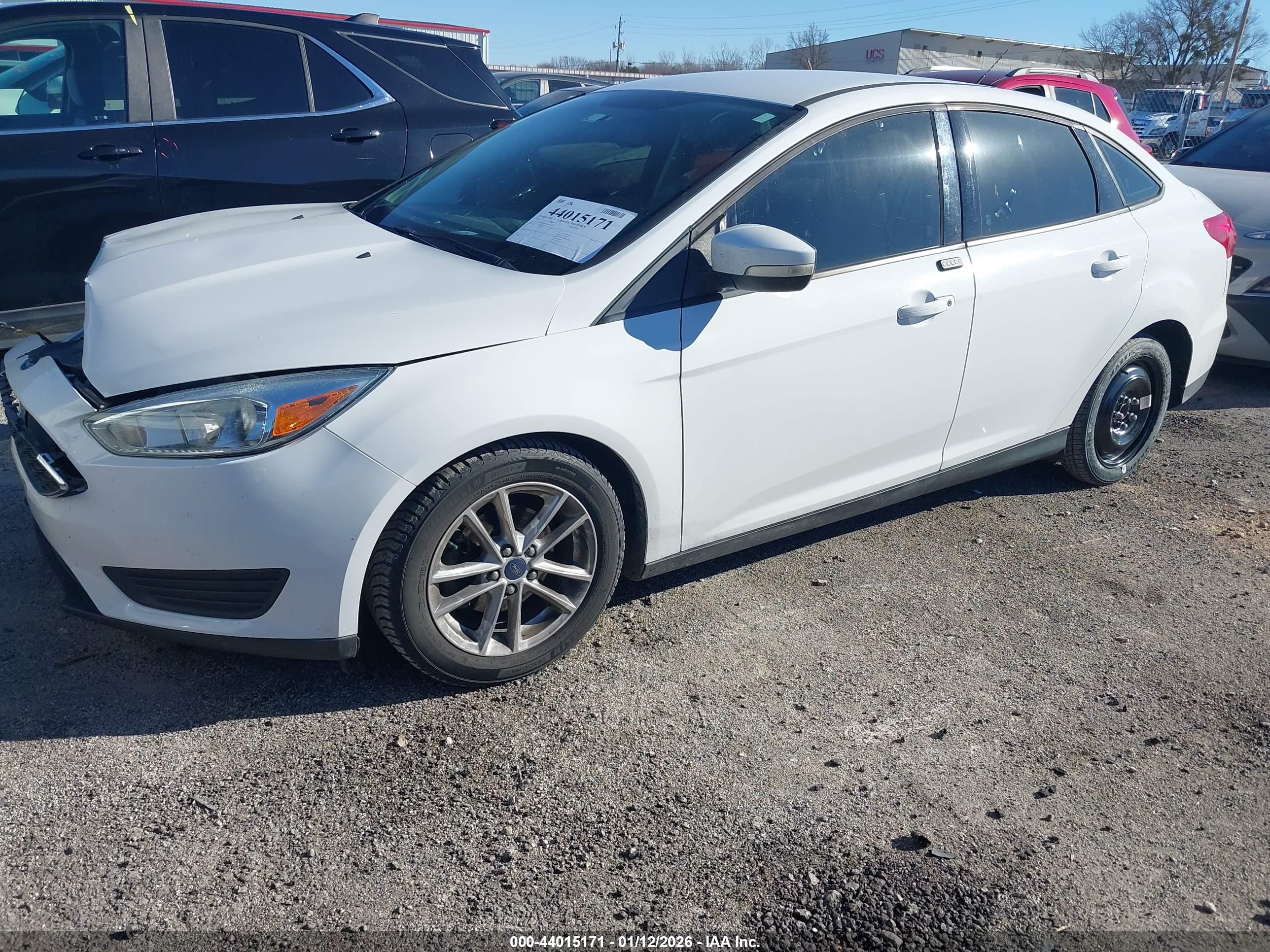 2015 Ford Focus Se White vin: 1FADP3F2XFL334122