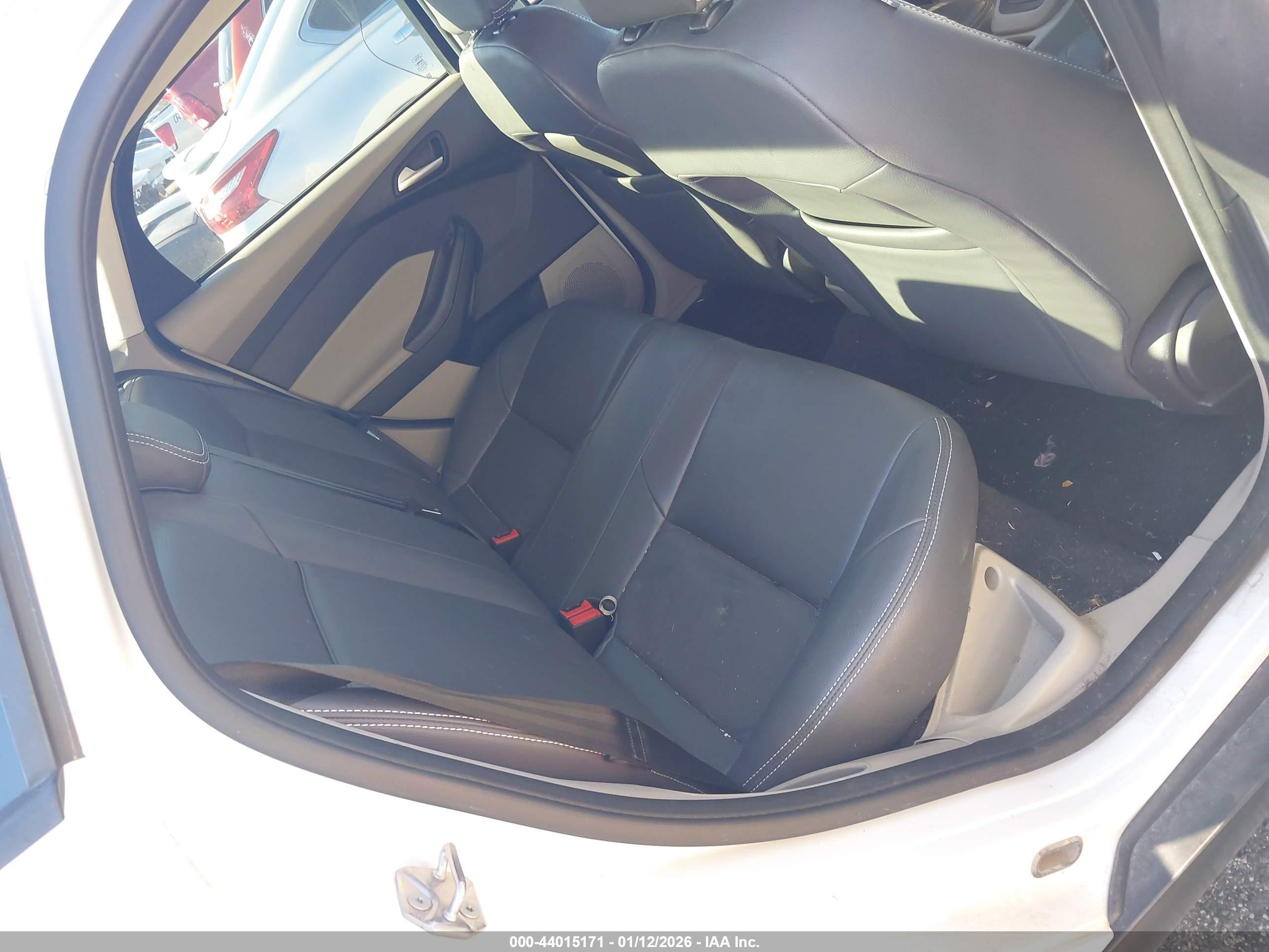 2015 Ford Focus Se White vin: 1FADP3F2XFL334122
