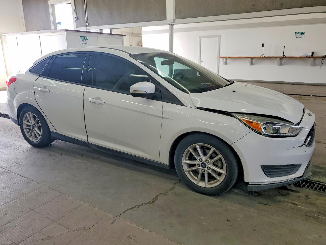 2015 Ford Focus Se White vin: 1FADP3F2XFL349154