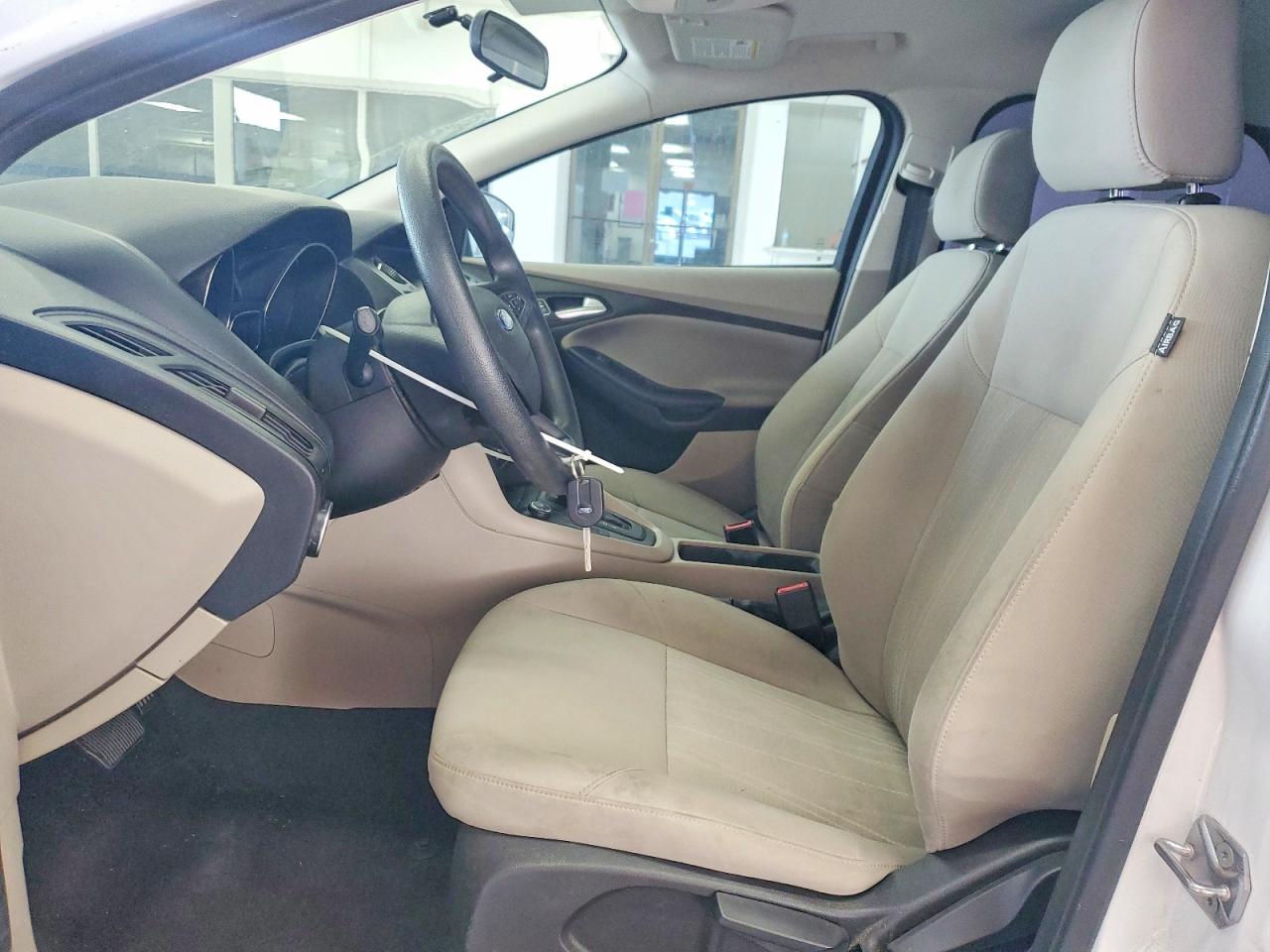 2015 Ford Focus Se White vin: 1FADP3F2XFL349154