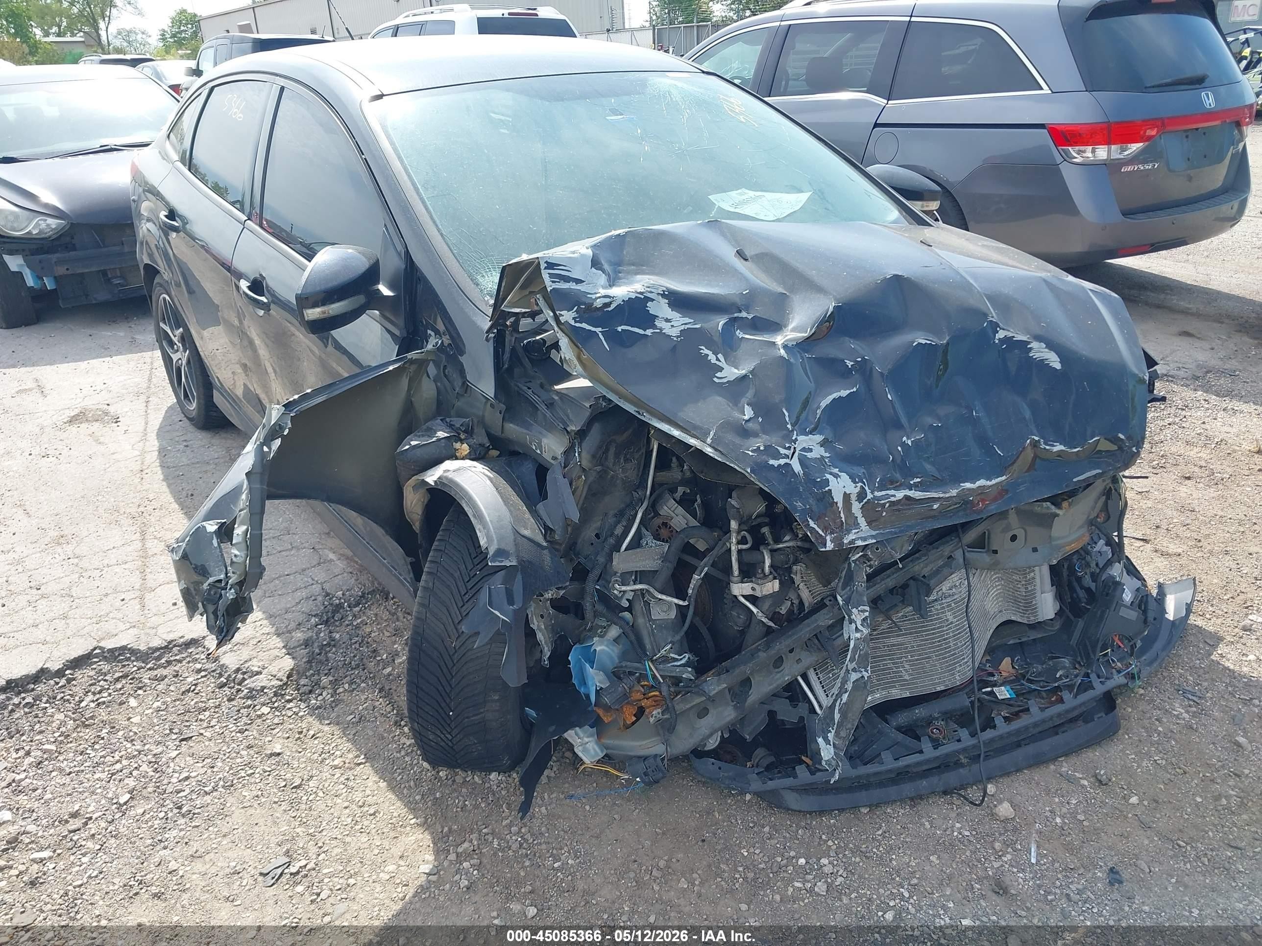 2015 Ford Focus Se Blue vin: 1FADP3F2XFL355181