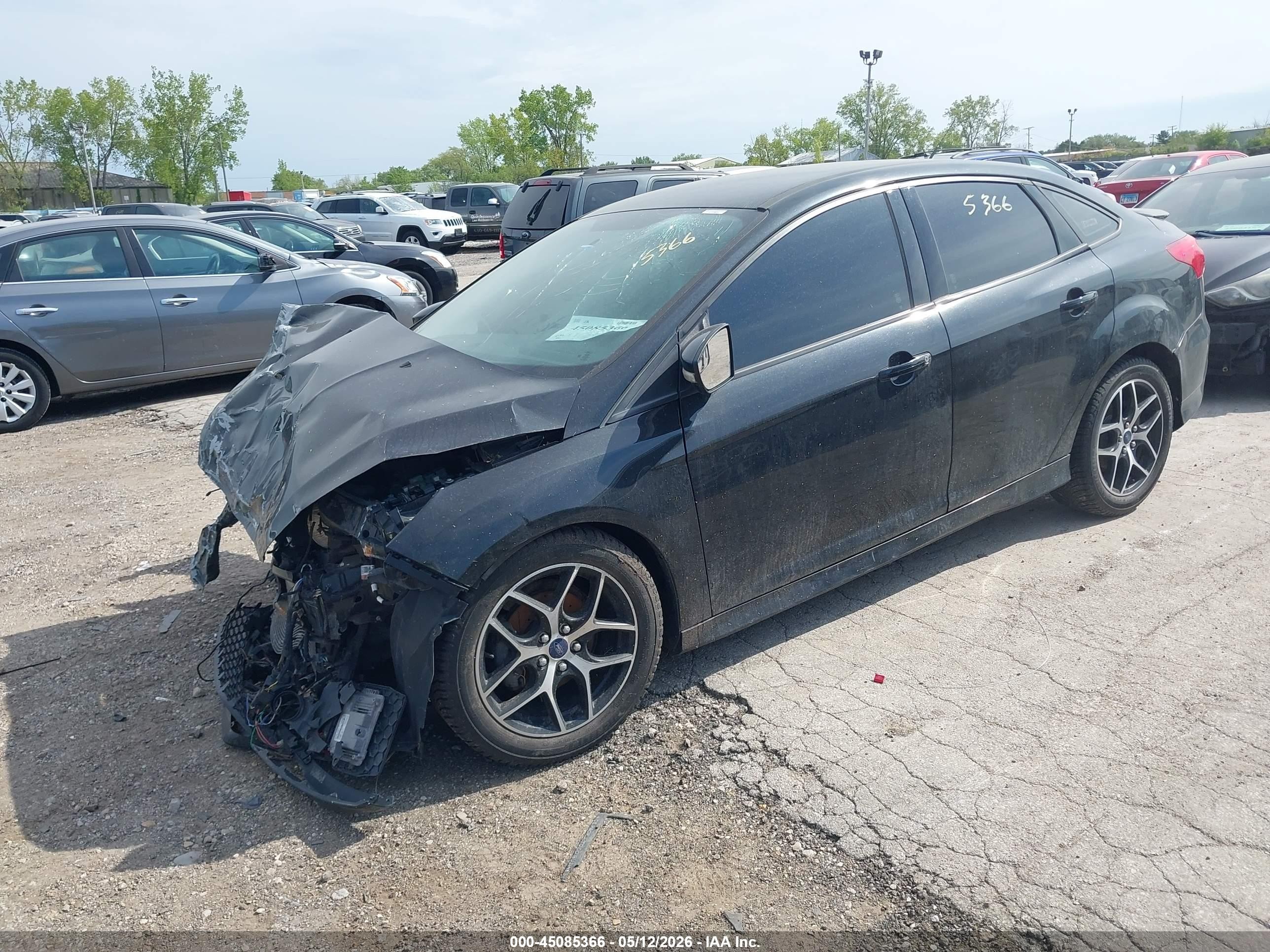 2015 Ford Focus Se Blue vin: 1FADP3F2XFL355181